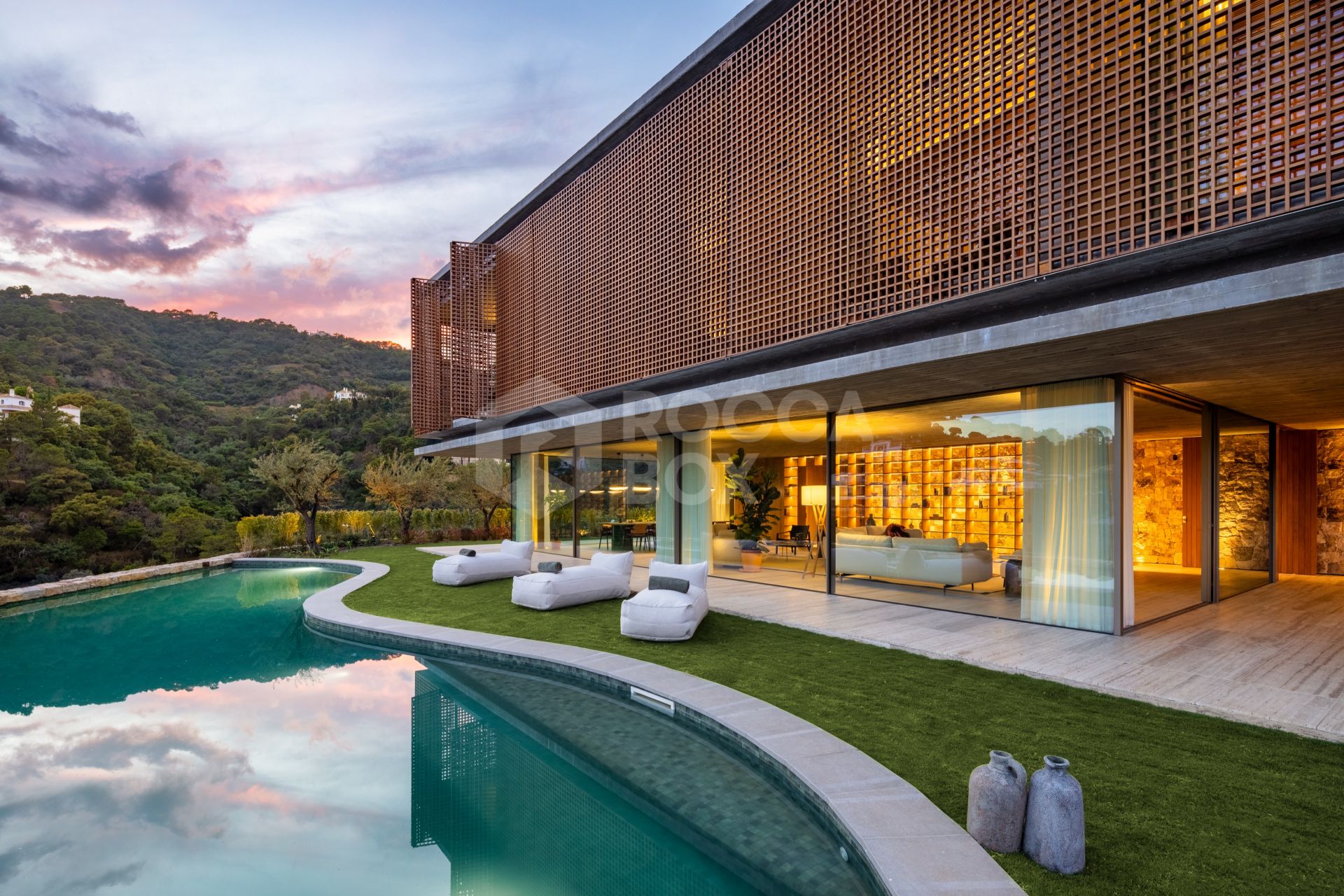 Architectural Masterpiece with Sea Views in Prestigious El Madroñal