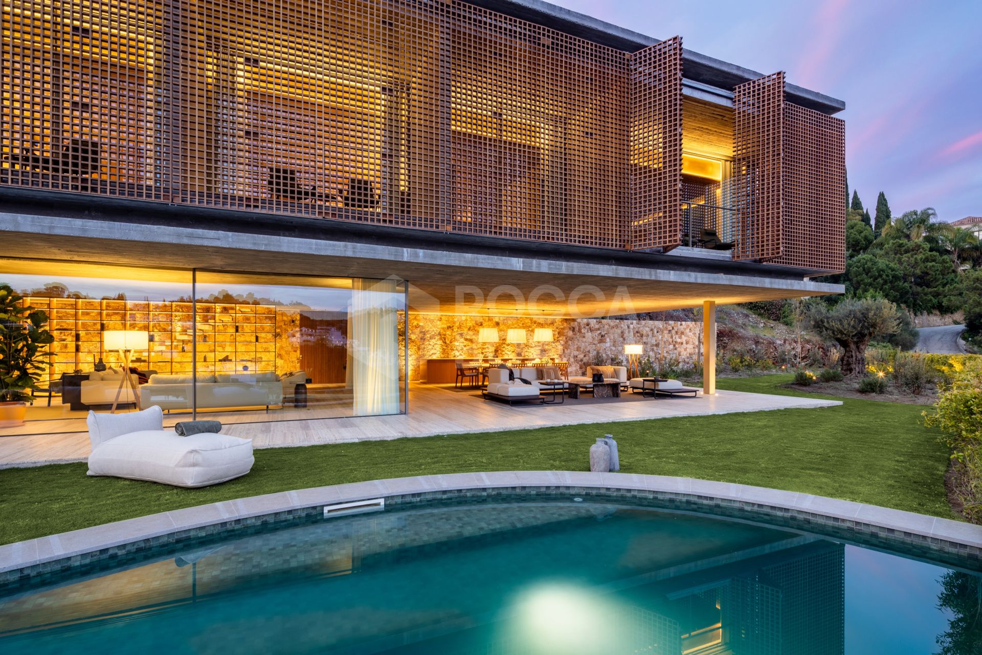 Architectural Masterpiece with Sea Views in Prestigious El Madroñal