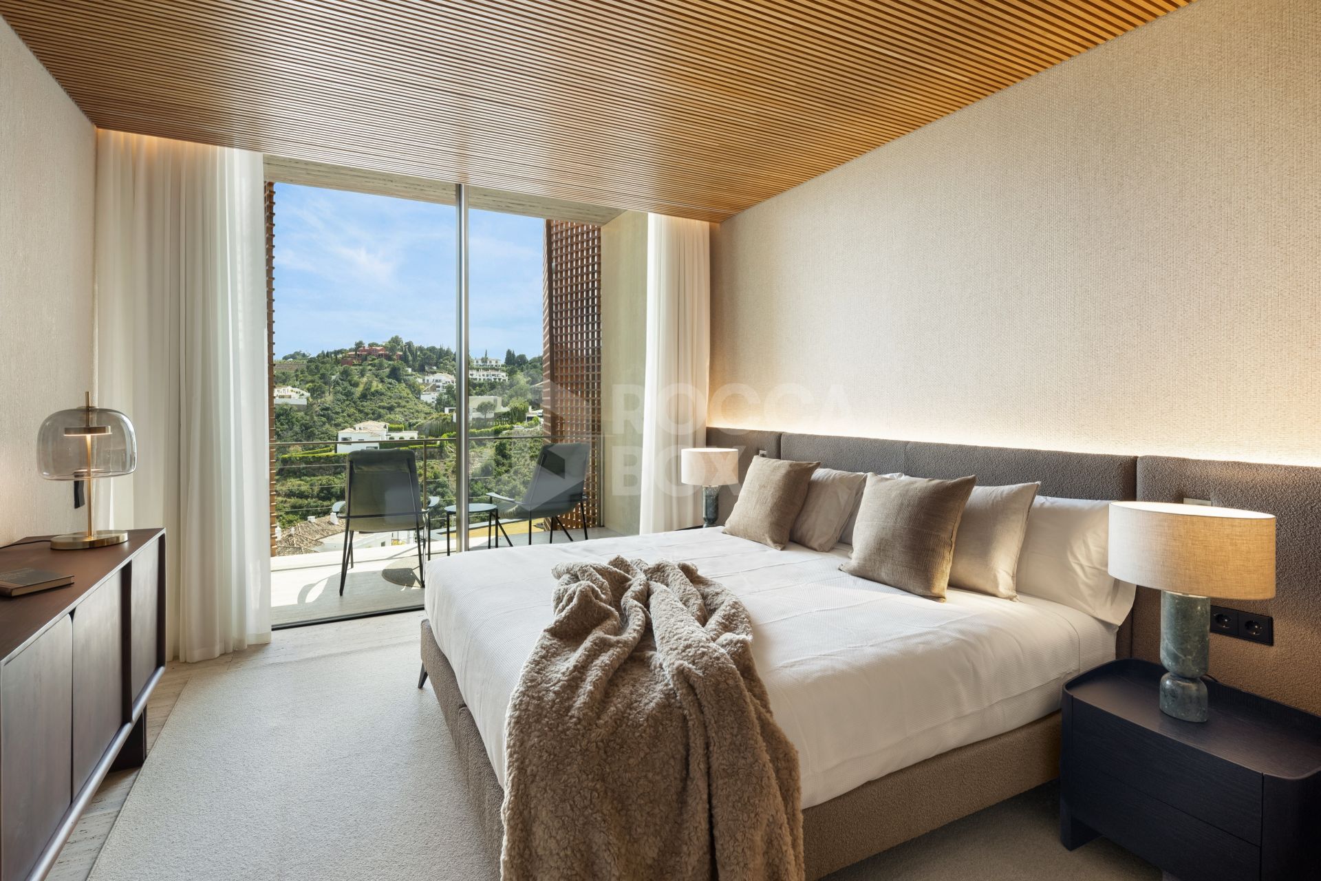 Architectural Masterpiece with Sea Views in Prestigious El Madroñal