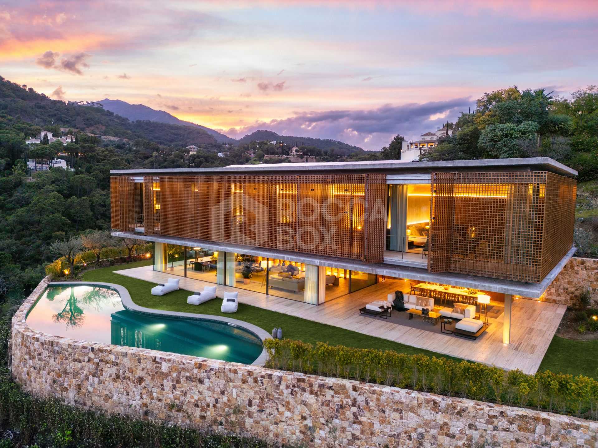 Architectural Masterpiece with Sea Views in Prestigious El Madroñal