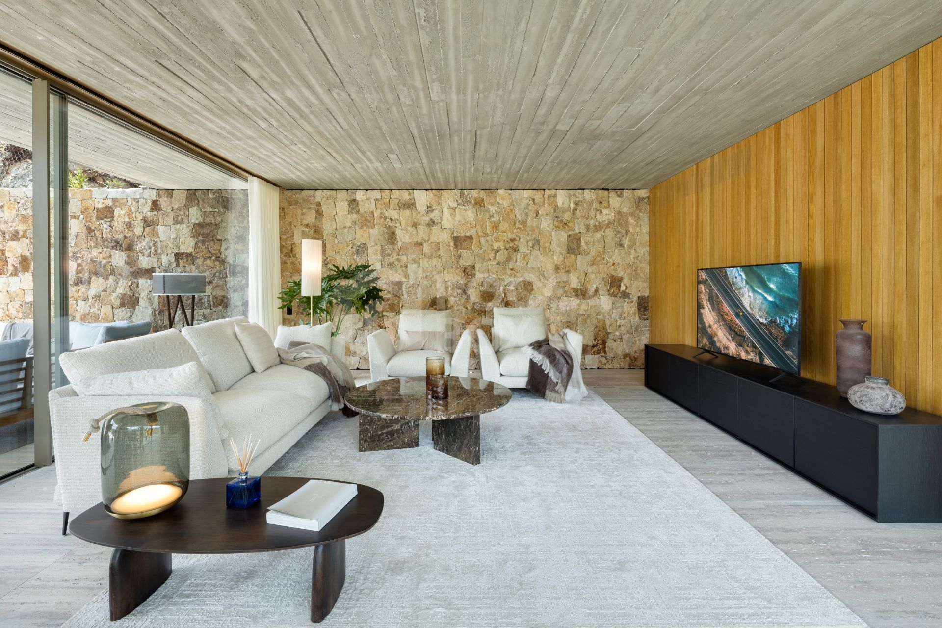 Architectural Masterpiece with Sea Views in Prestigious El Madroñal