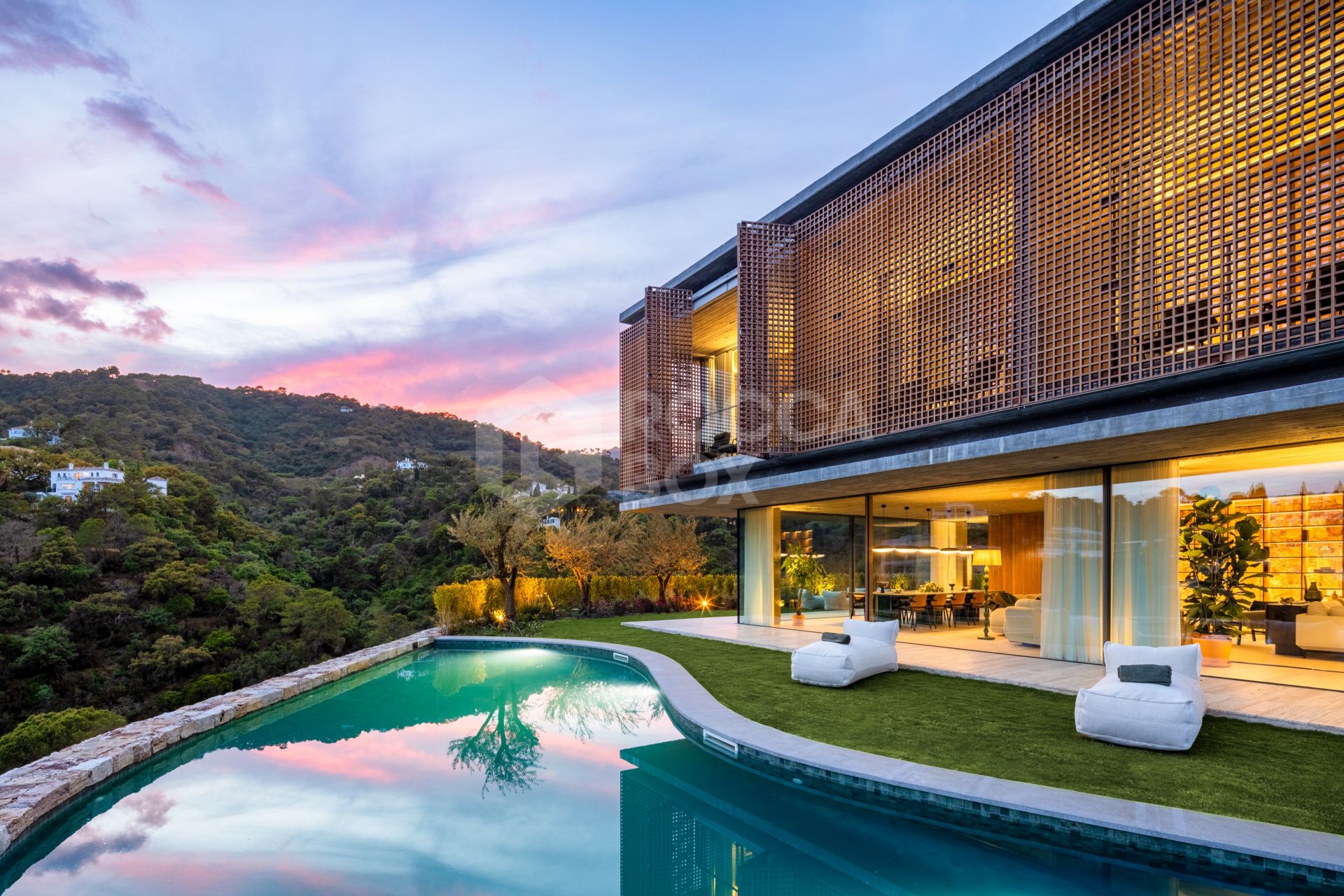 Architectural Masterpiece with Sea Views in Prestigious El Madroñal