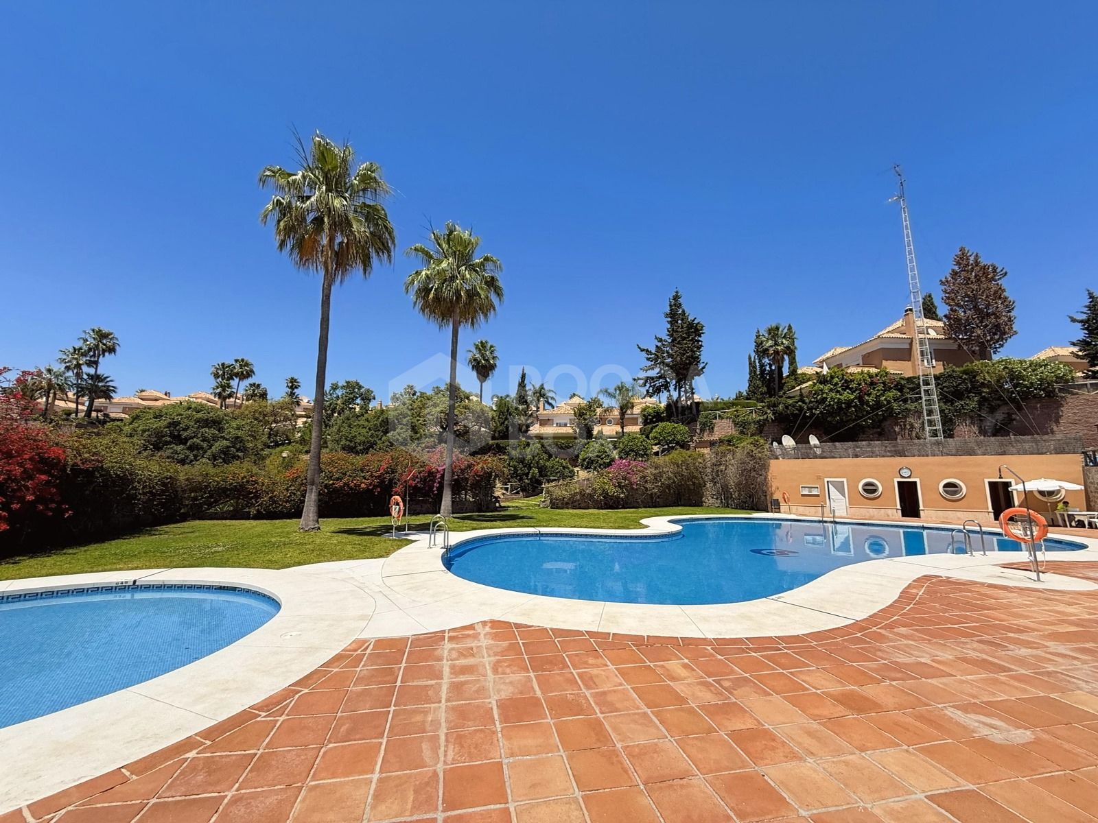 Stylish 3-Bedroom Short-term Rental Home with Garden in Santa Clara Golf
