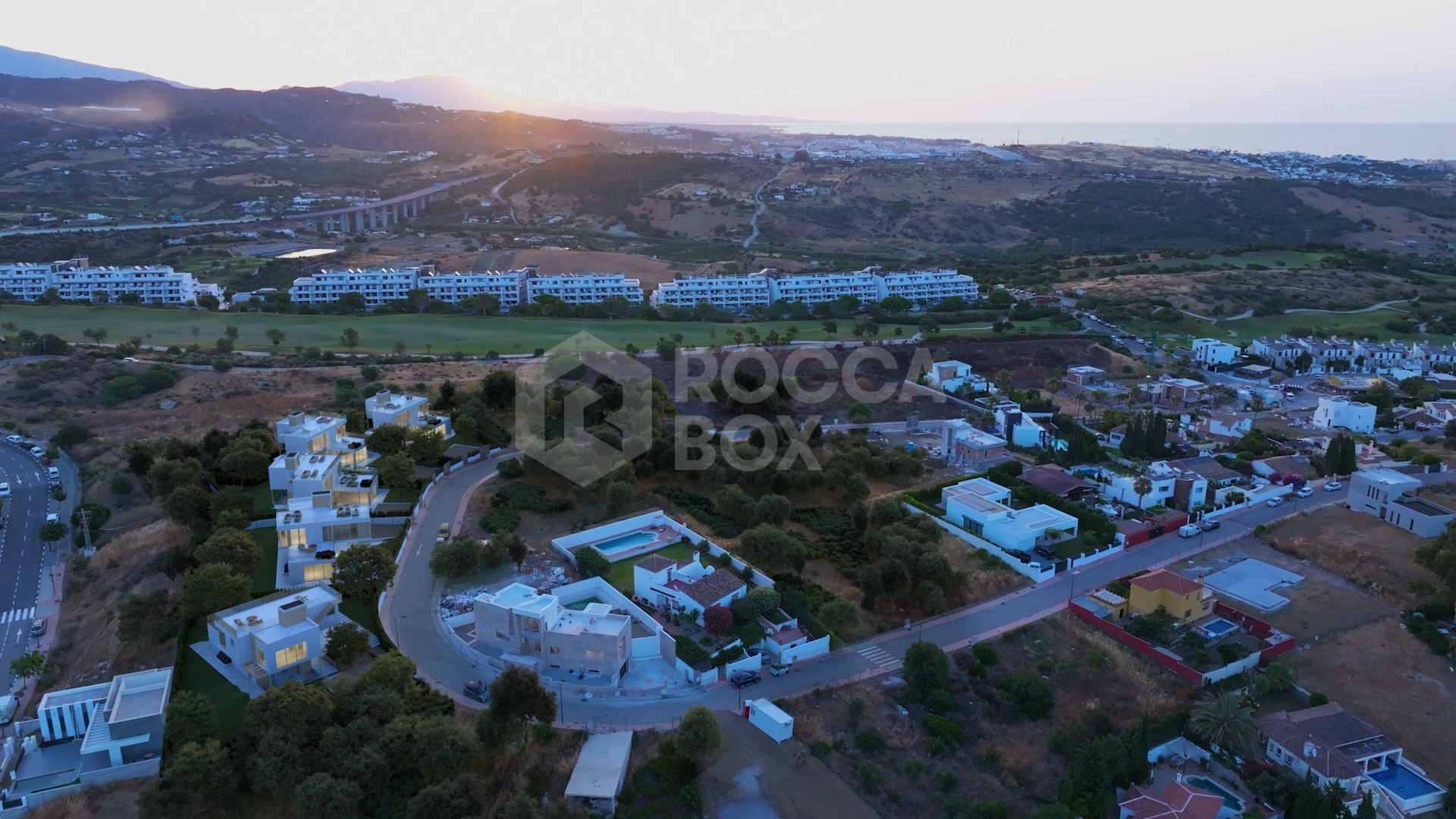 Modern Luxury Villa in Valle Romano, Estepona with Panoramic Views