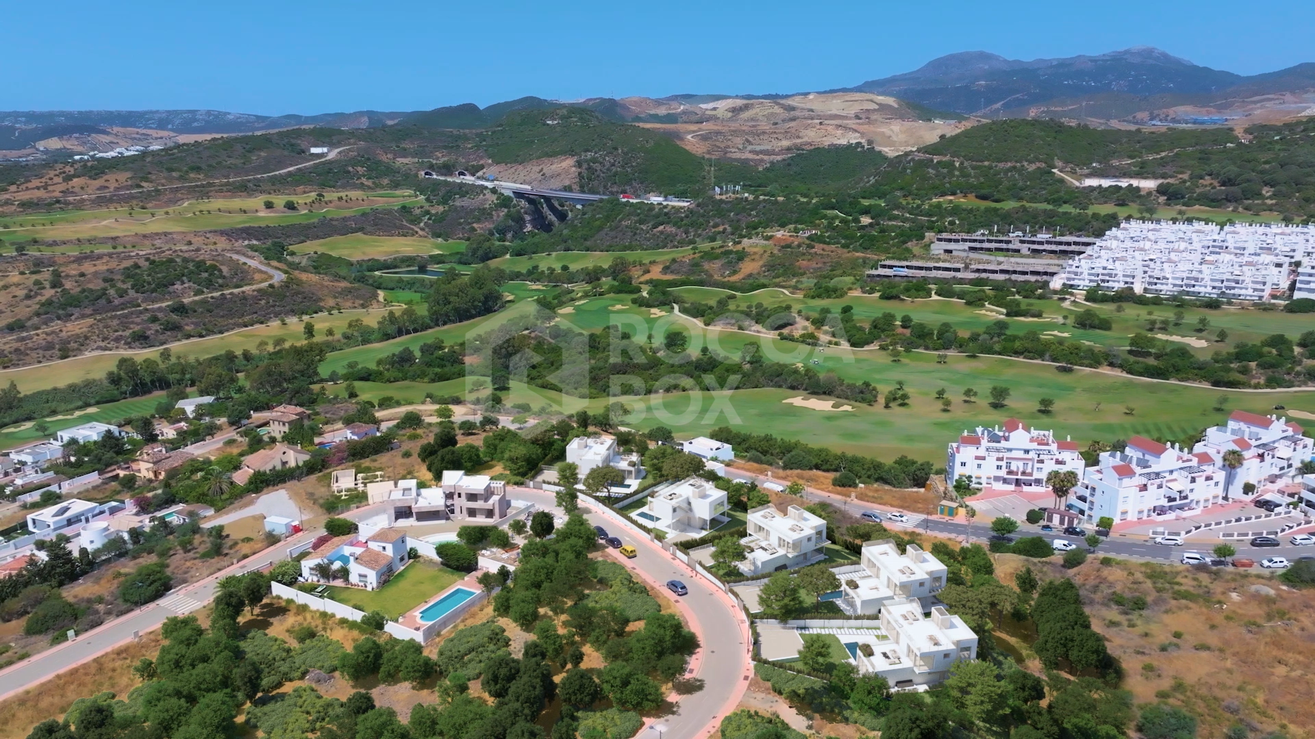 Modern Luxury Villa in Valle Romano, Estepona with Panoramic Views
