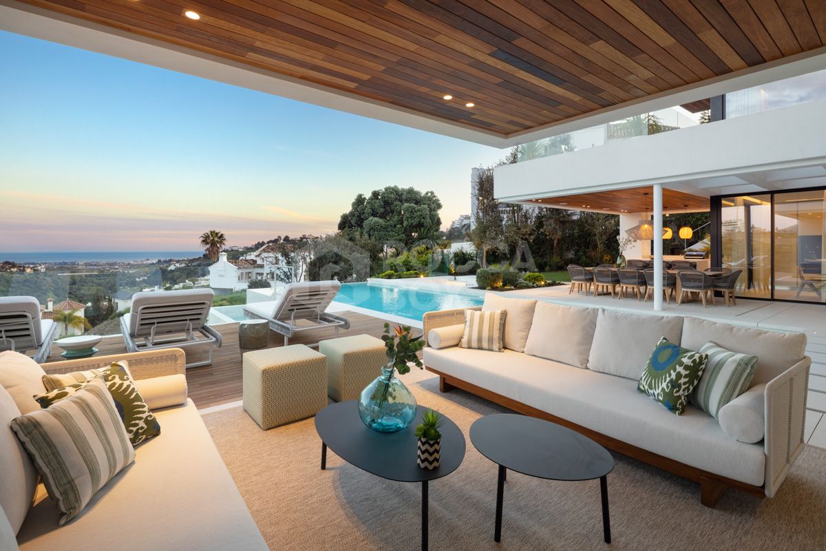 Contemporary Masterpiece with Panoramic Sea Views in Lomas de La Quinta, Benahavís