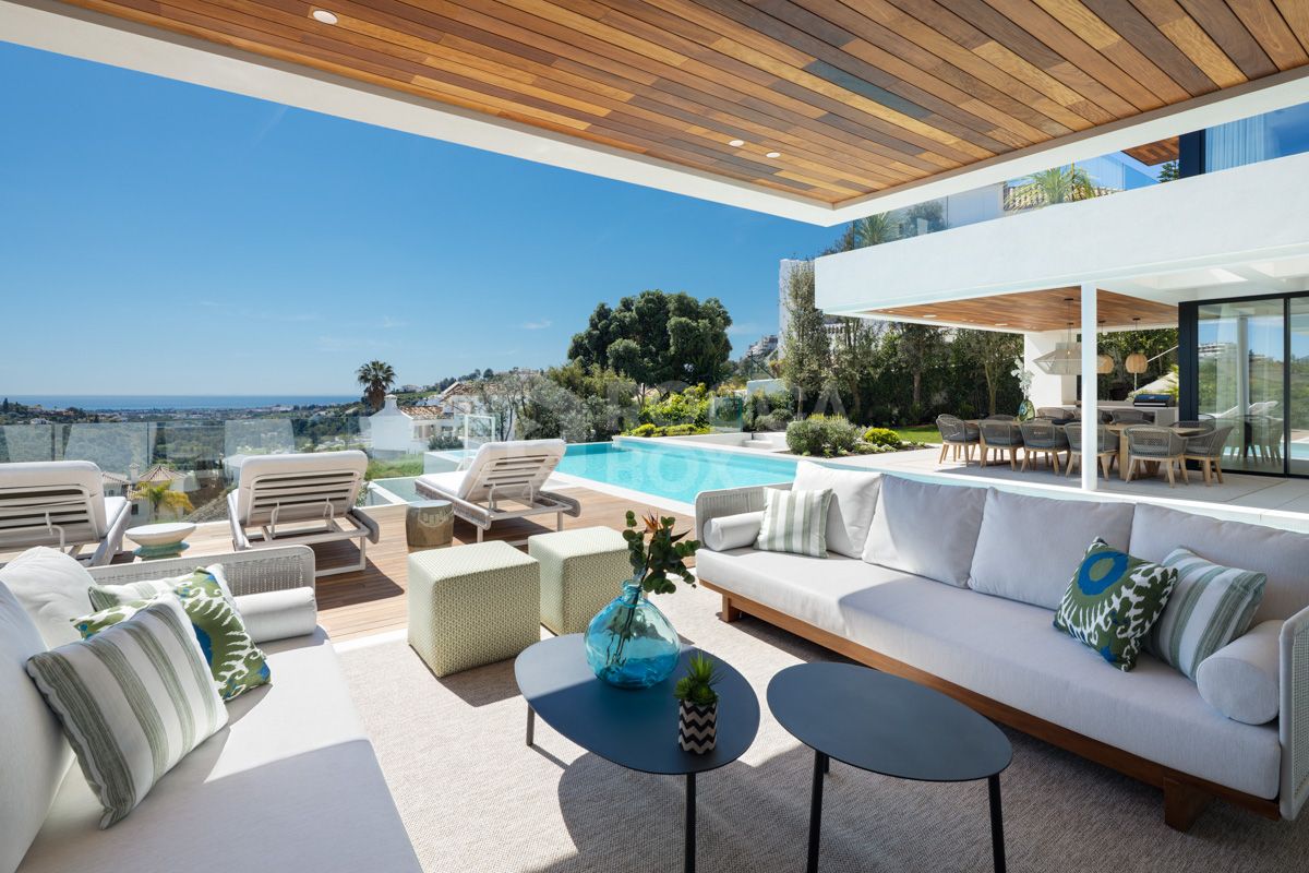 Contemporary Masterpiece with Panoramic Sea Views in Lomas de La Quinta, Benahavís