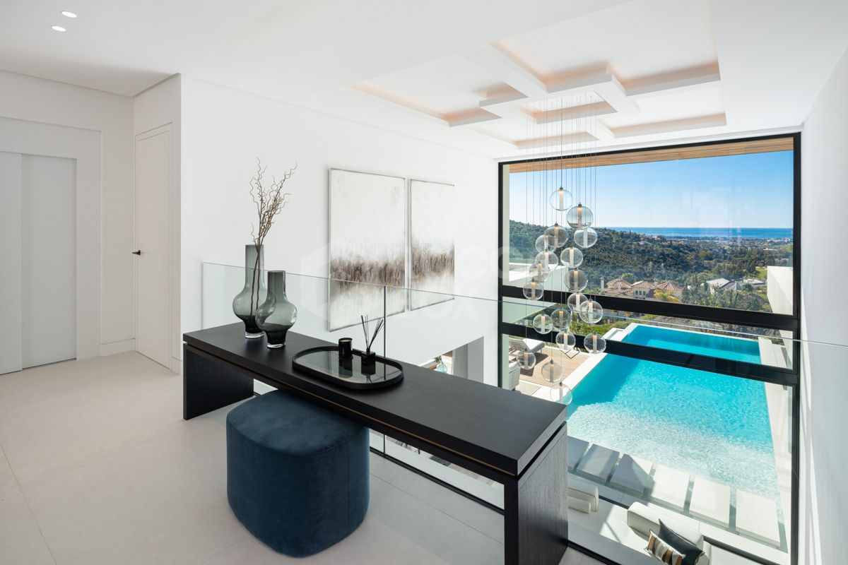 Contemporary Masterpiece with Panoramic Sea Views in Lomas de La Quinta, Benahavís