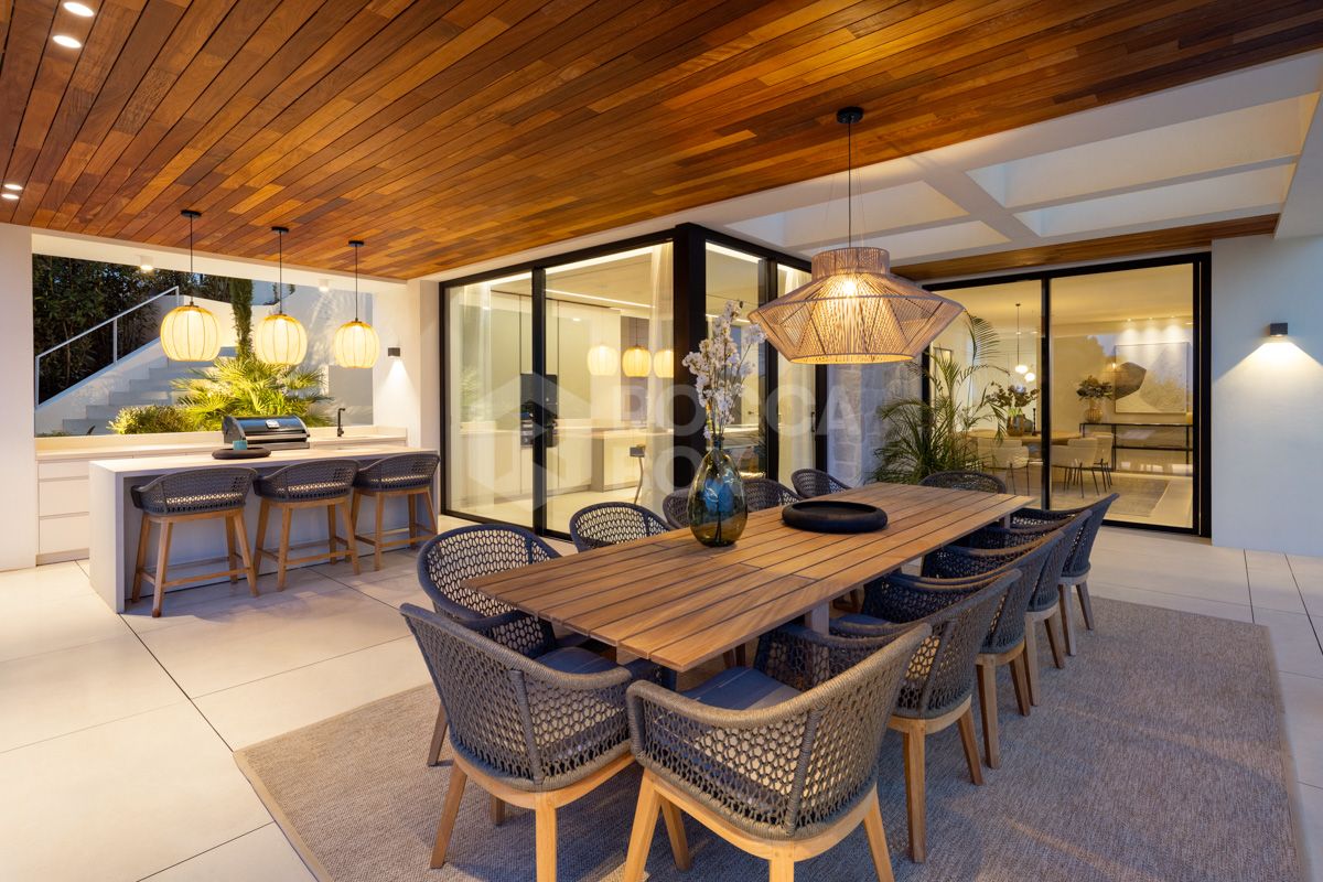 Contemporary Masterpiece with Panoramic Sea Views in Lomas de La Quinta, Benahavís