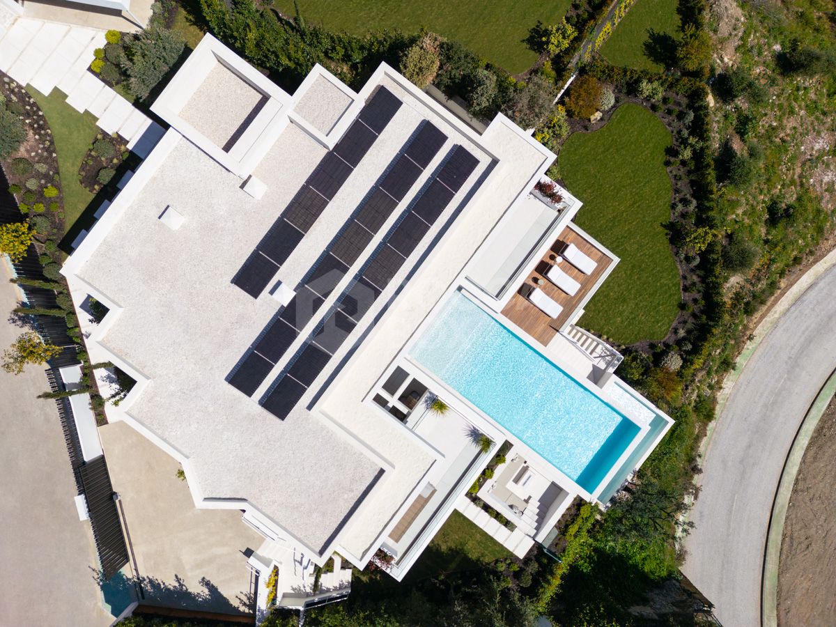 Contemporary Masterpiece with Panoramic Sea Views in Lomas de La Quinta, Benahavís