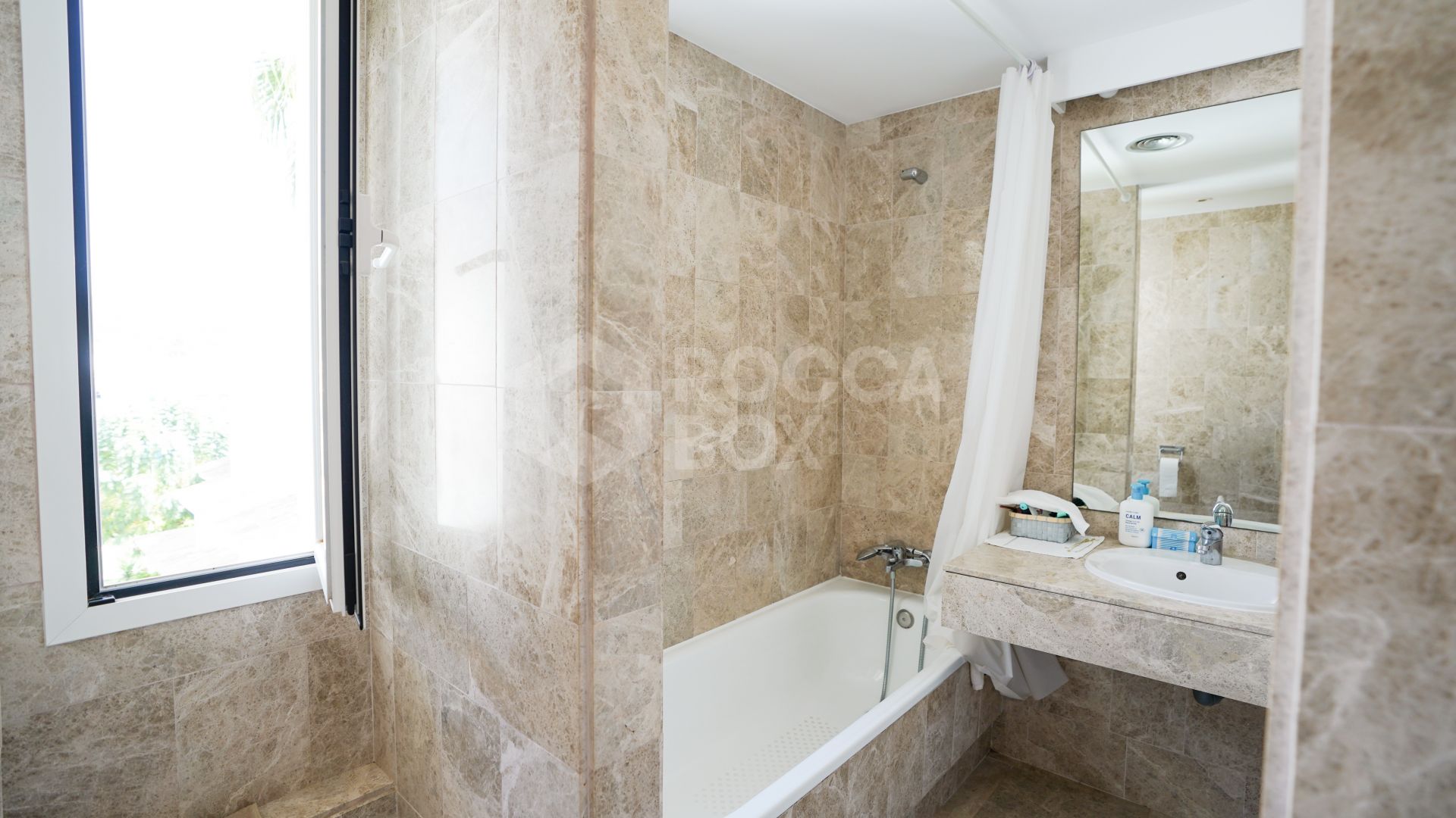 3-Bedroom Duplex Penthouse with Mountain Views in Marbella