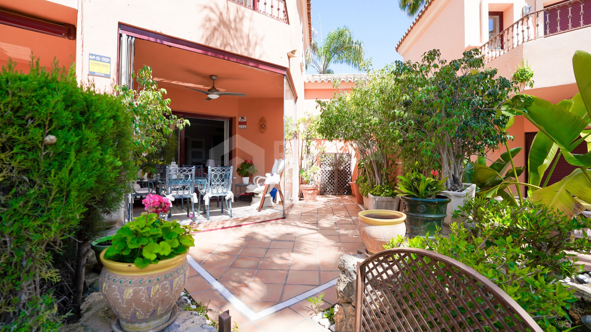 Elegant 4-Bedroom Semi-Detached Home in Marbella: Prime Location!