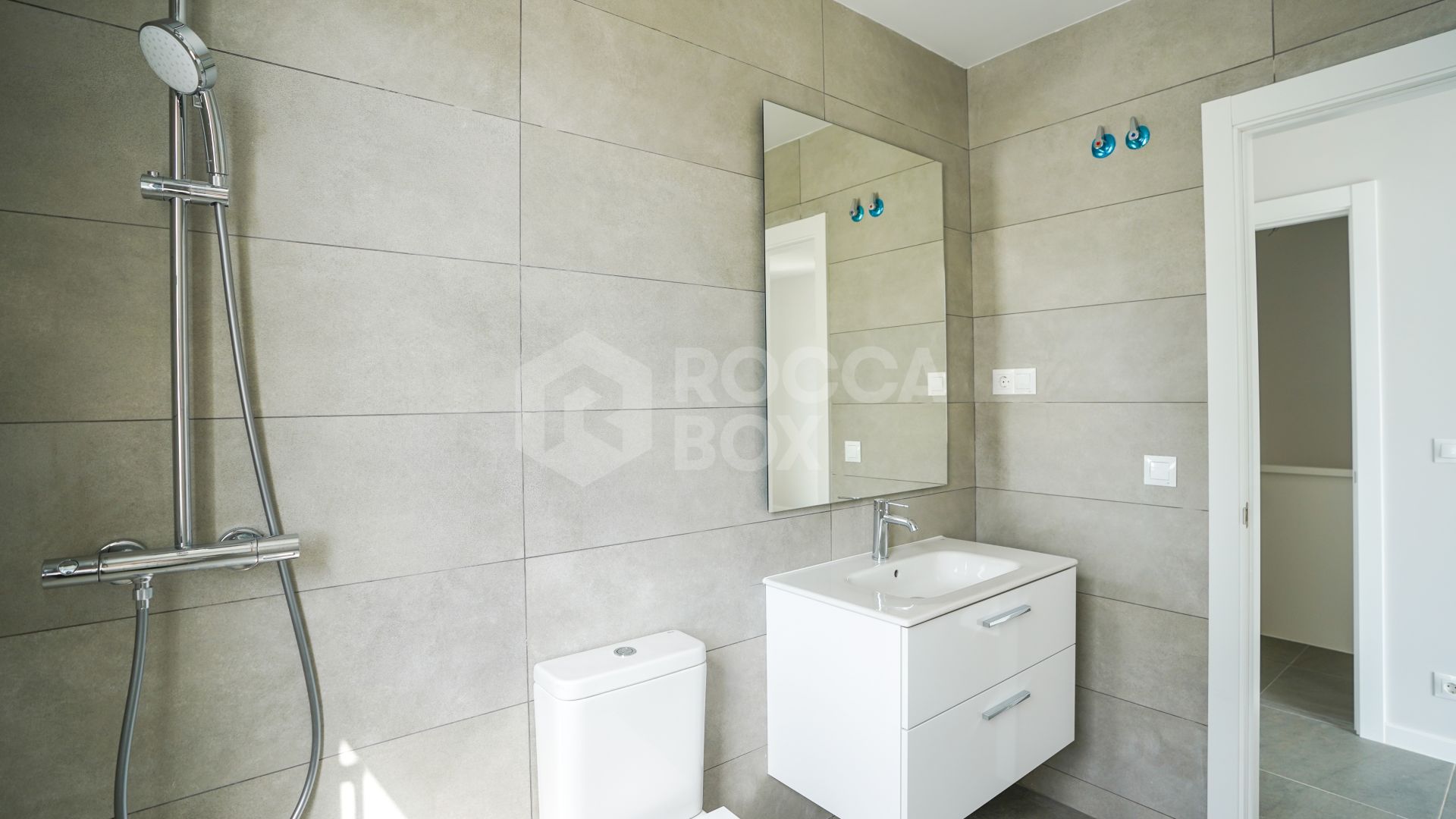Key-Ready Luxury: Spacious 4-Bedroom Semi-Detached Home with Panoramic Views & Exclusive Amenities
