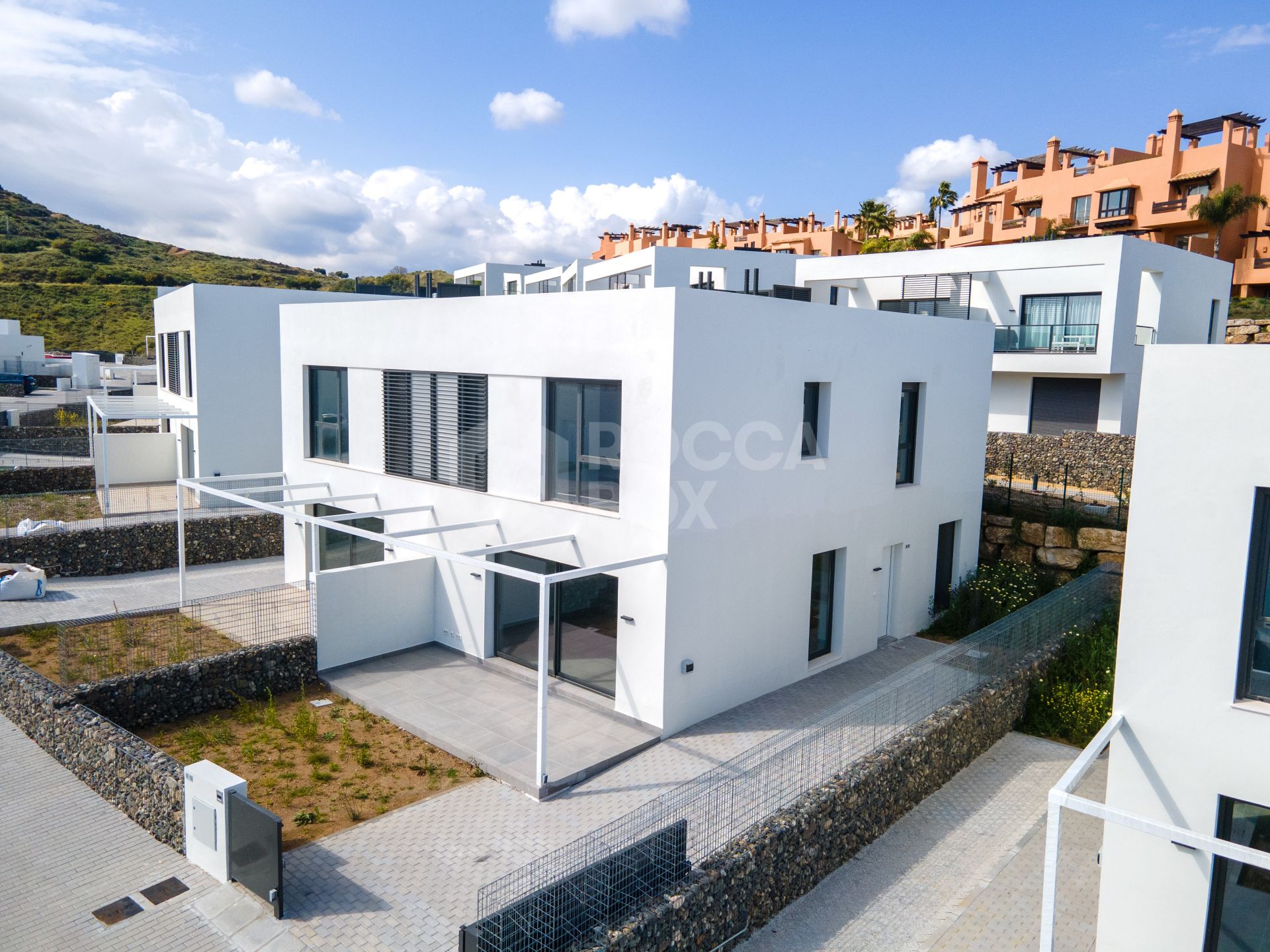 Key-Ready Luxury: Spacious 4-Bedroom Semi-Detached Home with Panoramic Views & Exclusive Amenities