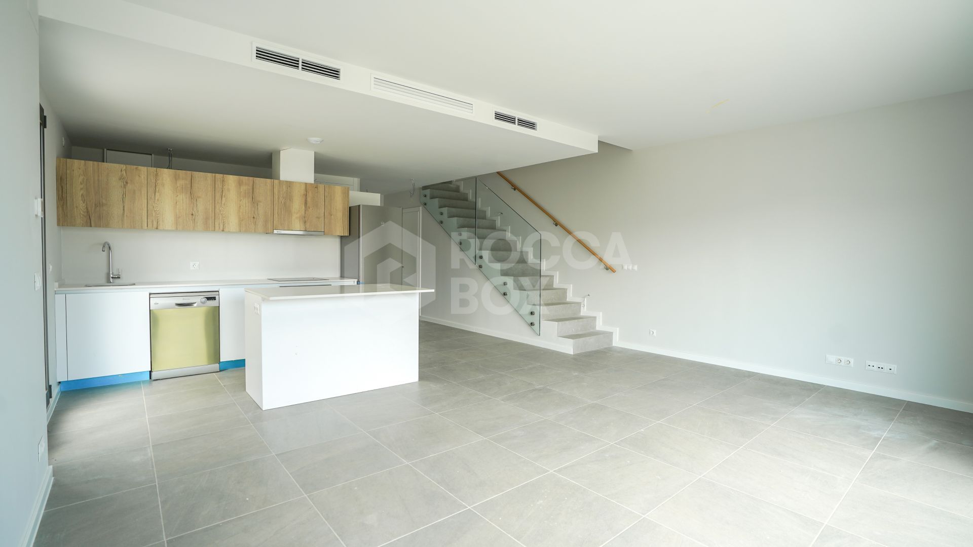 Key-Ready Luxury: Spacious 4-Bedroom Semi-Detached Home with Panoramic Views & Exclusive Amenities