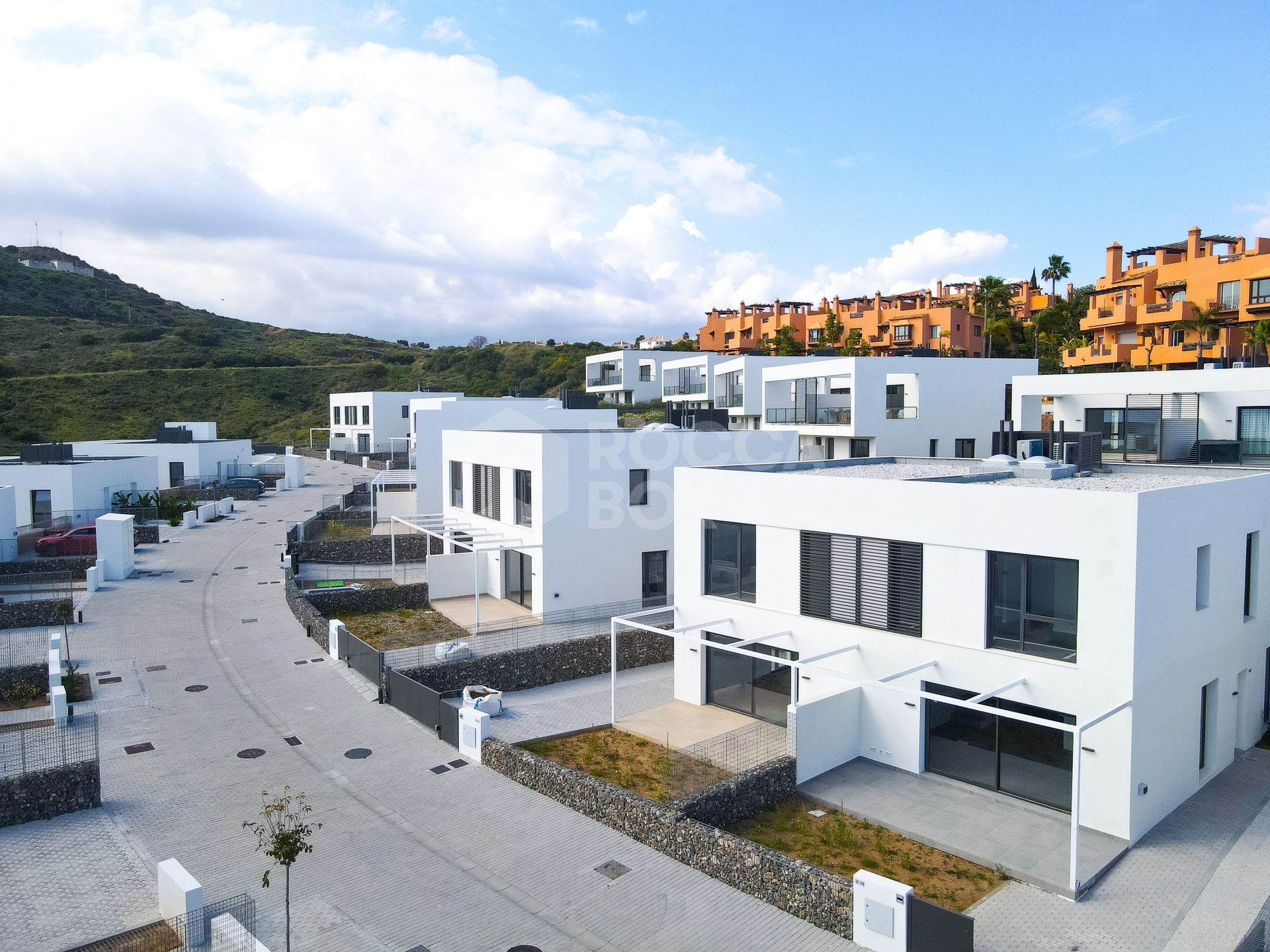 Key-Ready Luxury: Spacious 4-Bedroom Semi-Detached Home with Panoramic Views & Exclusive Amenities