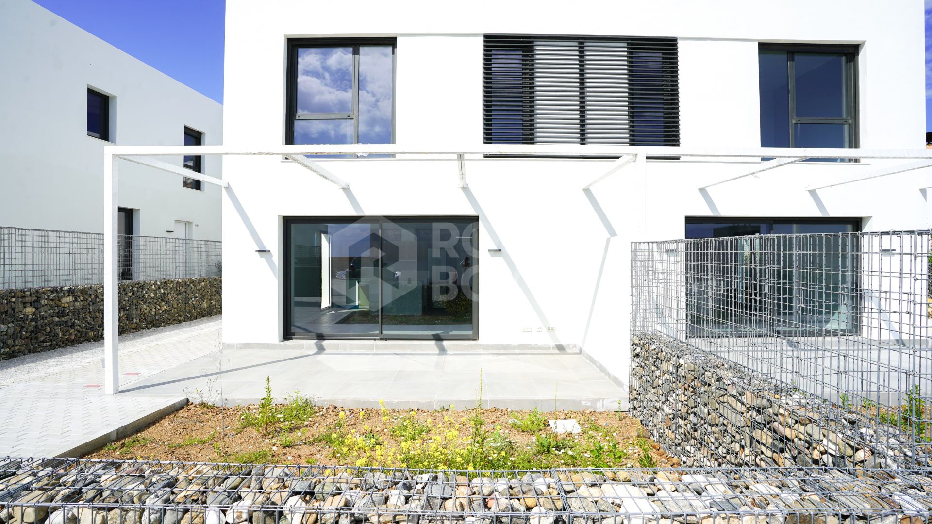 Key-Ready Luxury: Spacious 4-Bedroom Semi-Detached Home with Panoramic Views & Exclusive Amenities