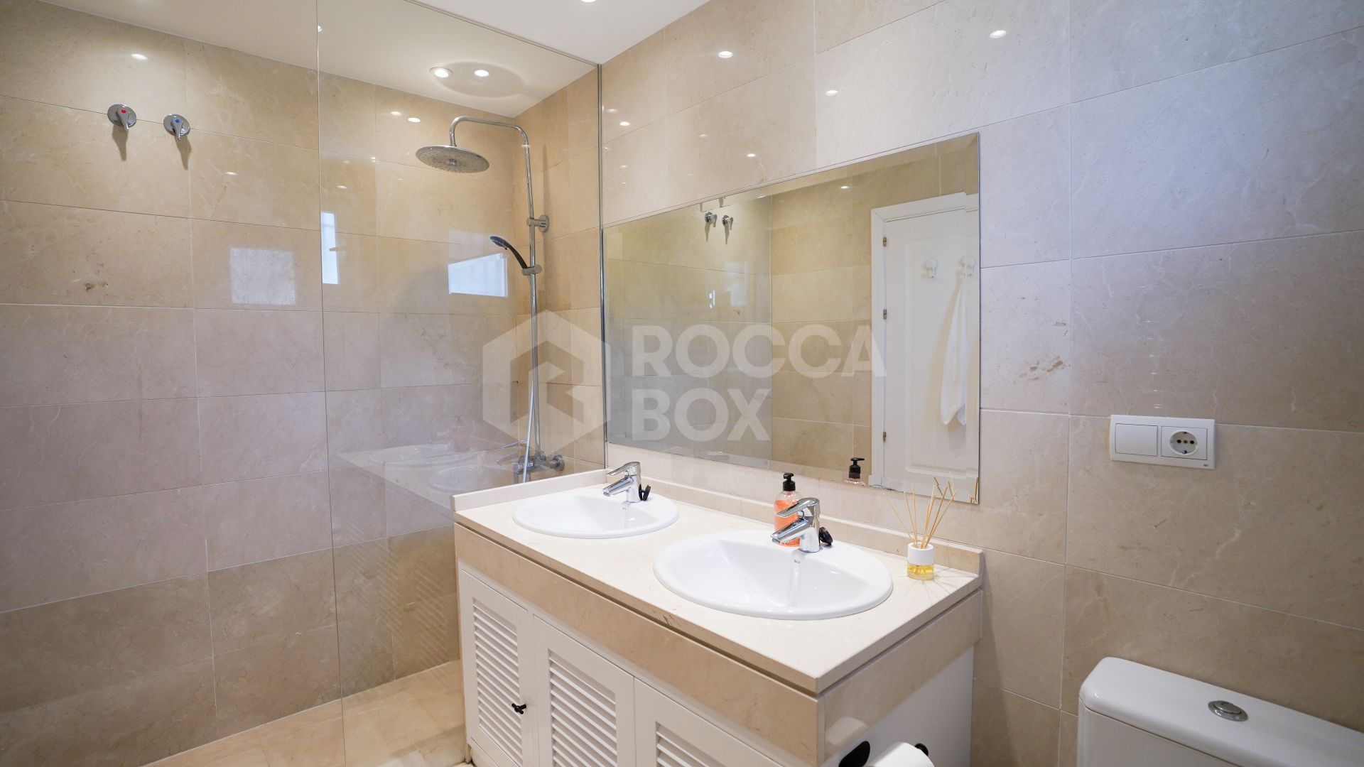 Charming Renovated 2-Bedroom Apartment with Spacious Terrace