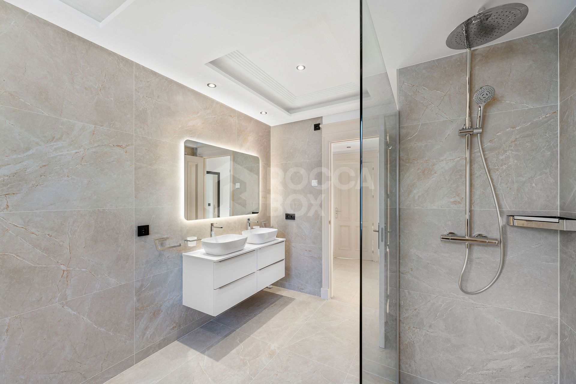 Stylish Frontline Golf Villa with Spectacular Views in Nueva Andalucía