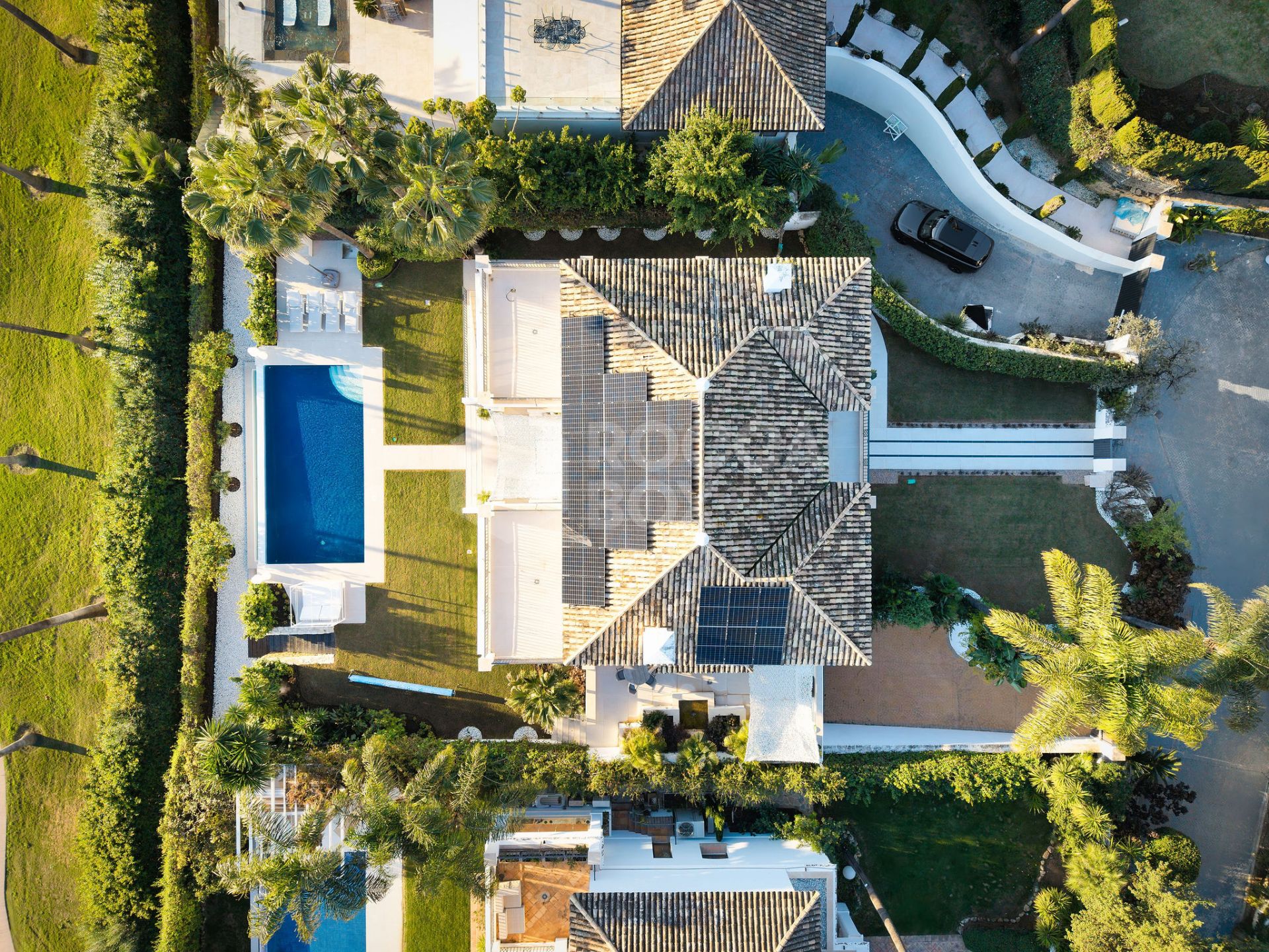 Stylish Frontline Golf Villa with Spectacular Views in Nueva Andalucía