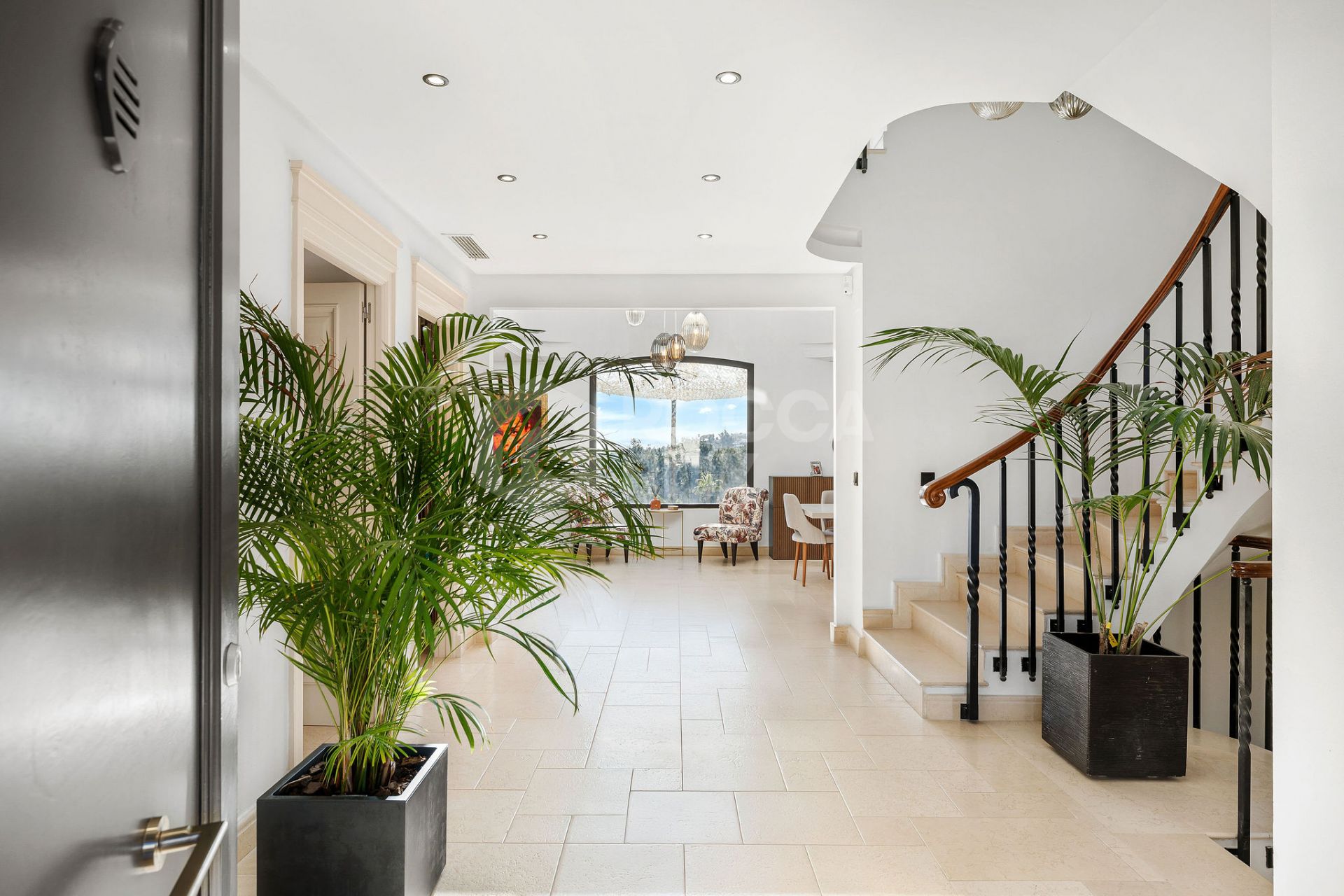 Stylish Frontline Golf Villa with Spectacular Views in Nueva Andalucía