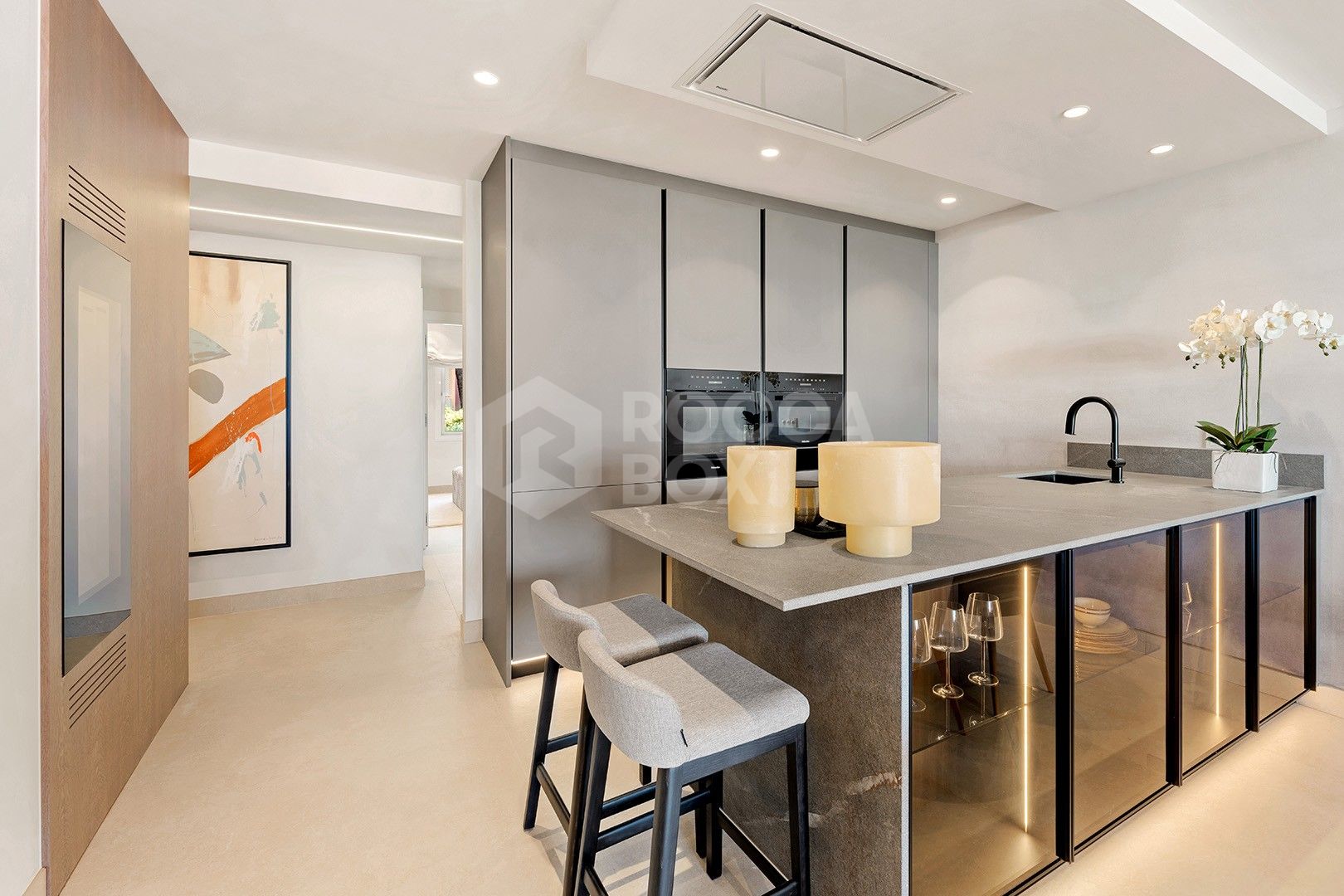 Newly Renovated Beachfront Ground-Floor Apartment with Private Terrace & Sea Views