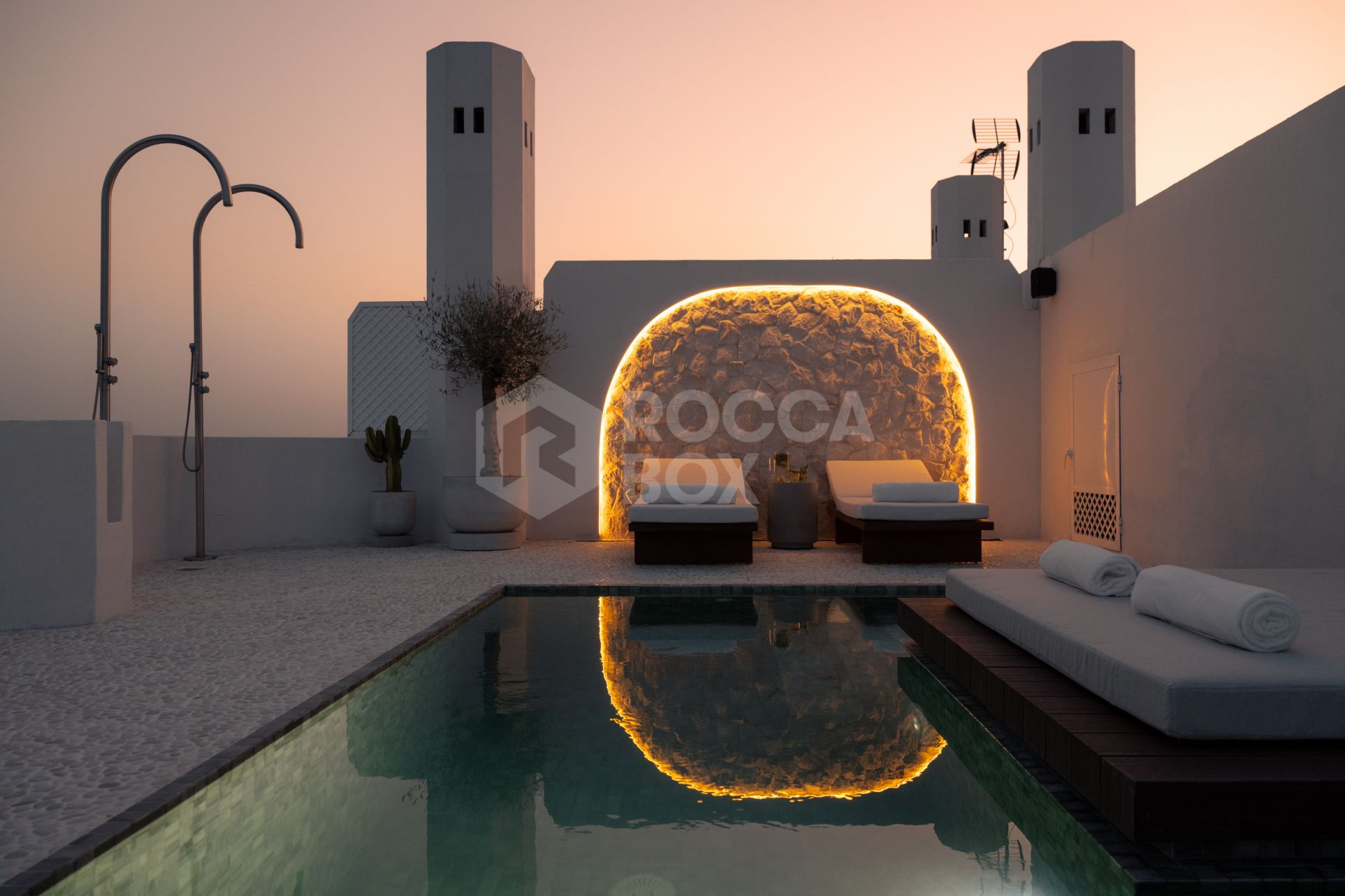Golden Mile Sky Retreat – Panoramic Sea View Penthouse with Infinity Pool