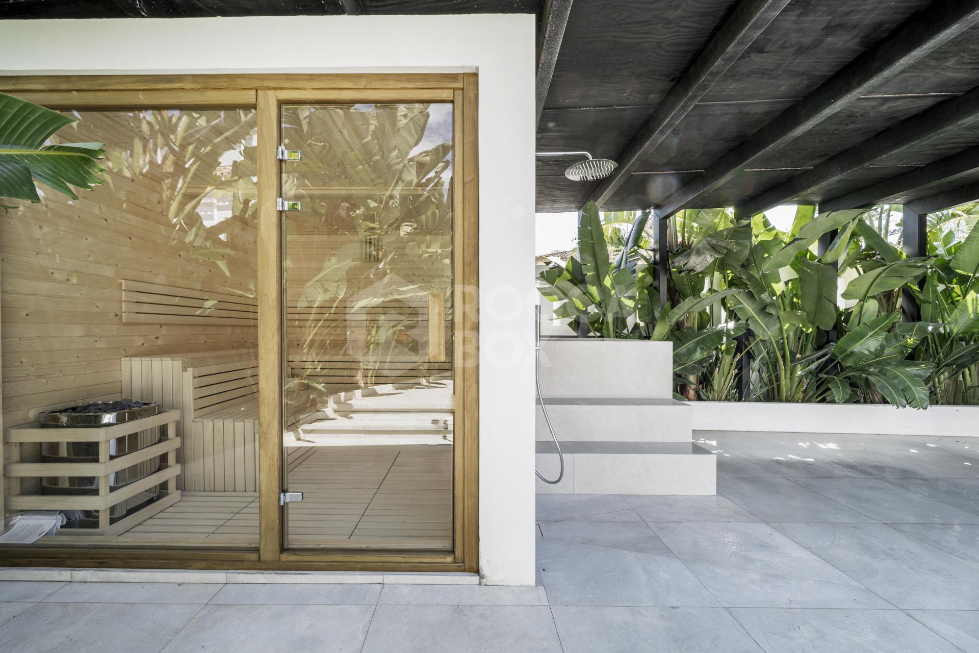 Andalusian-Modern Home with Amenities in Nueva Andalucía