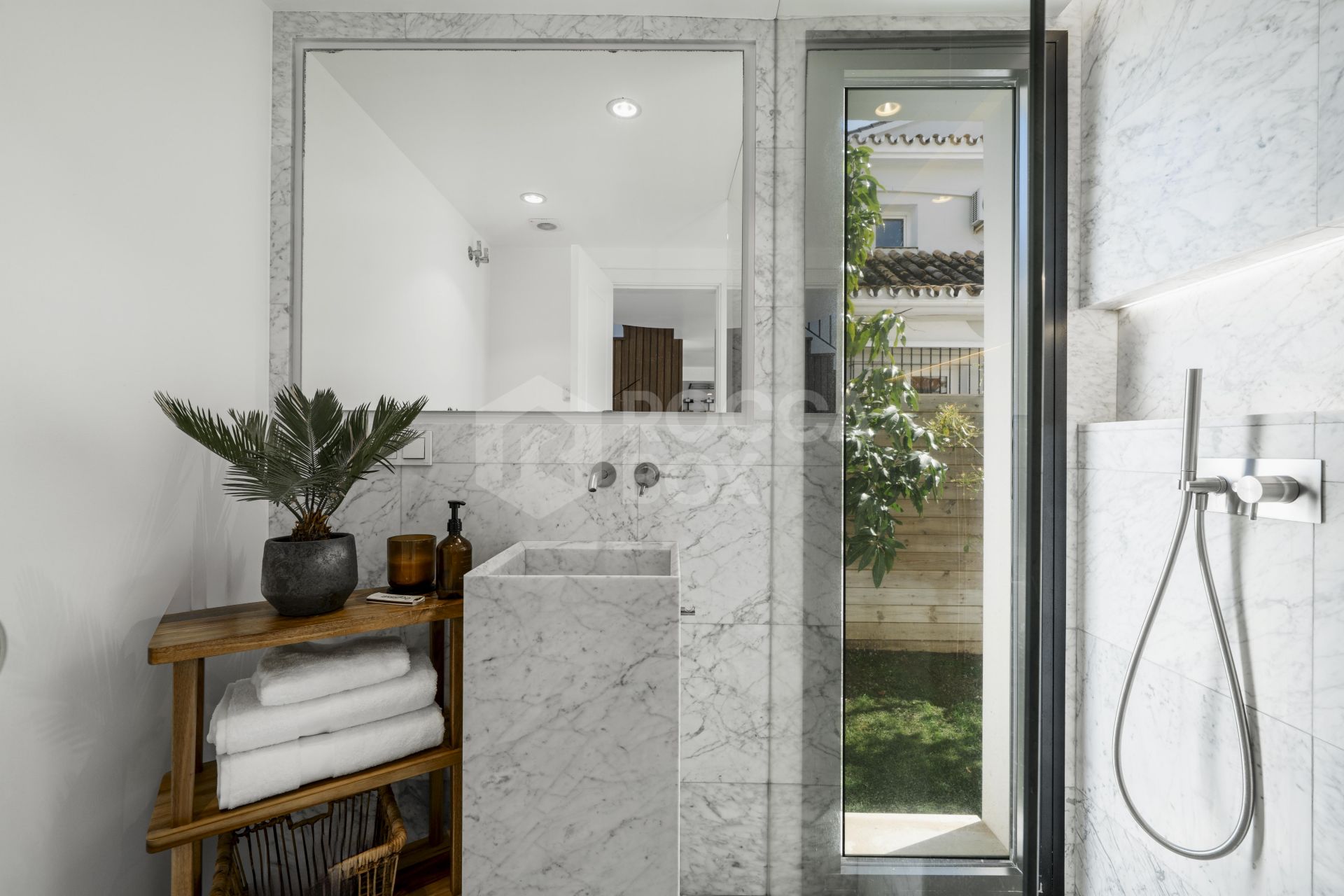 Andalusian-Modern Home with Amenities in Nueva Andalucía