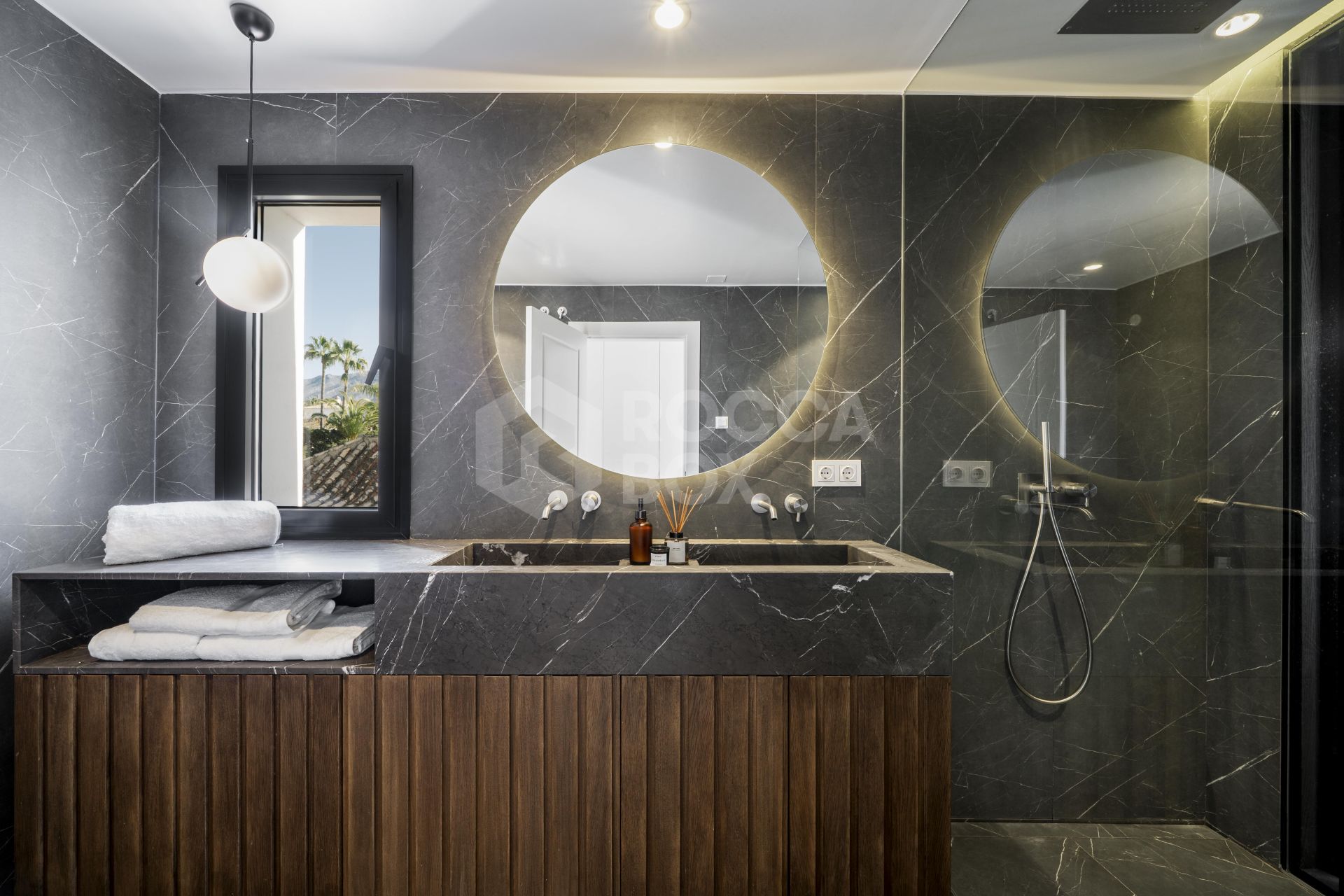 Andalusian-Modern Home with Amenities in Nueva Andalucía