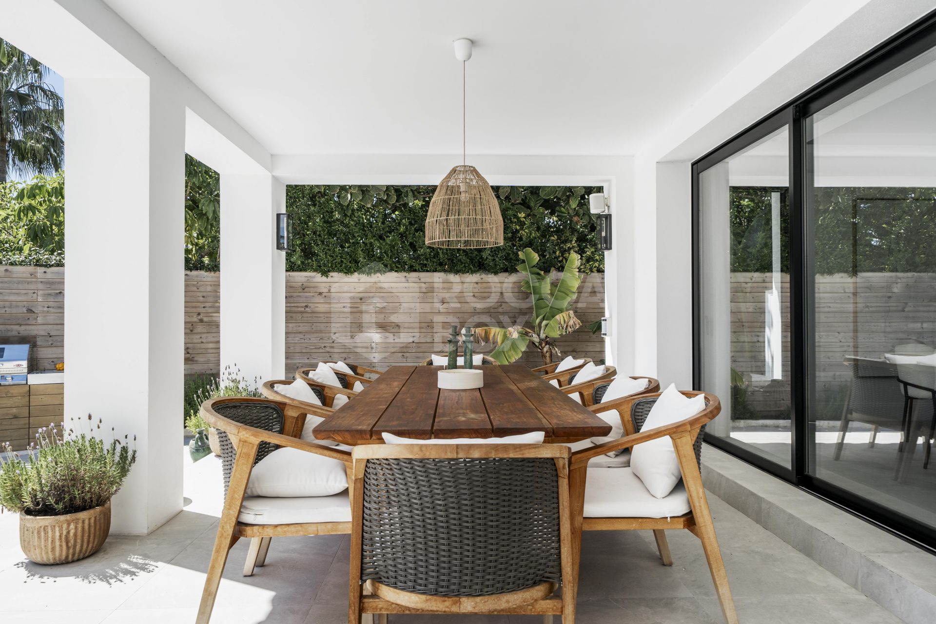 Andalusian-Modern Home with Amenities in Nueva Andalucía