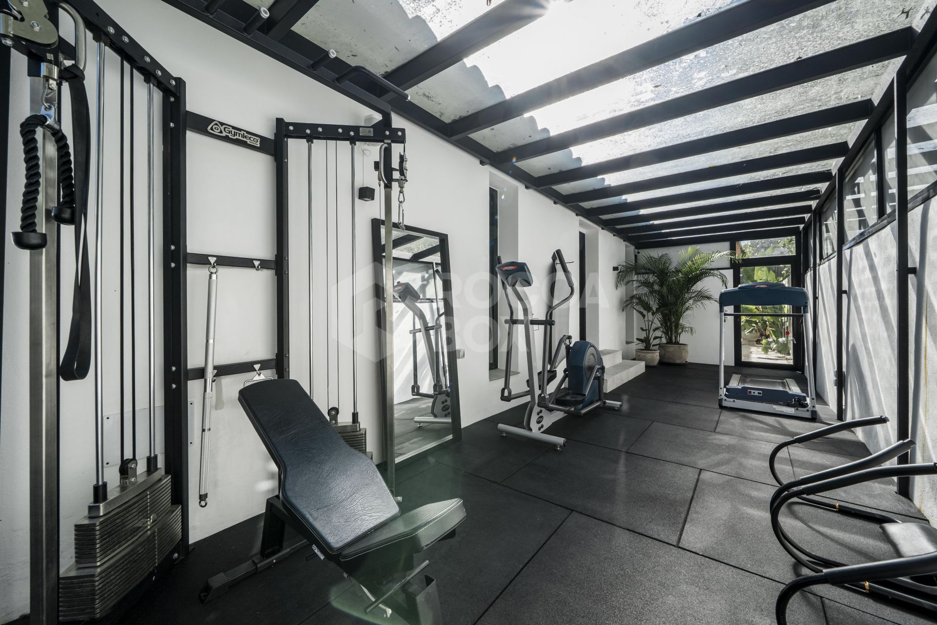Andalusian-Modern Home with Amenities in Nueva Andalucía