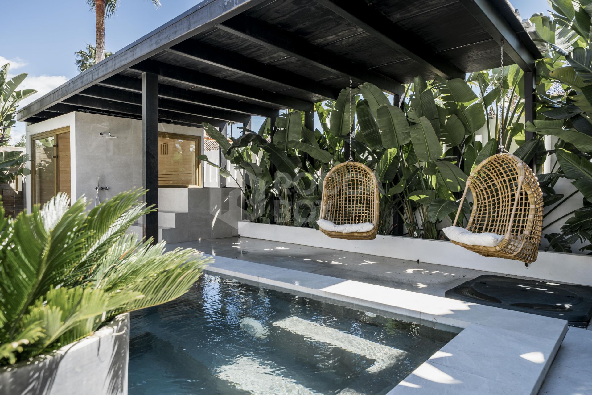 Andalusian-Modern Home with Amenities in Nueva Andalucía