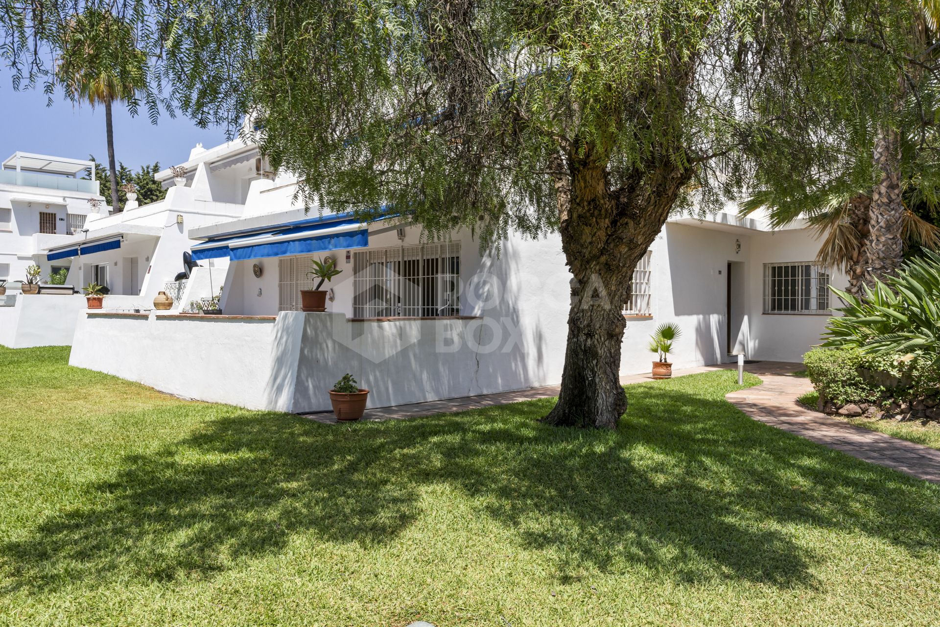 Spacious 3-Bedroom Ground Floor Apartment Minutes from Puerto Banús