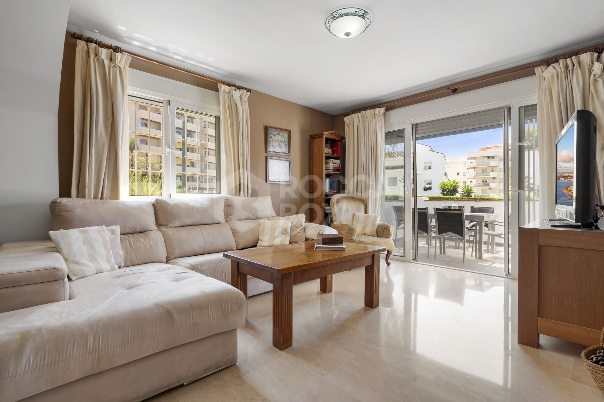 Spacious 3-Bedroom Ground Floor Apartment Minutes from Puerto Banús