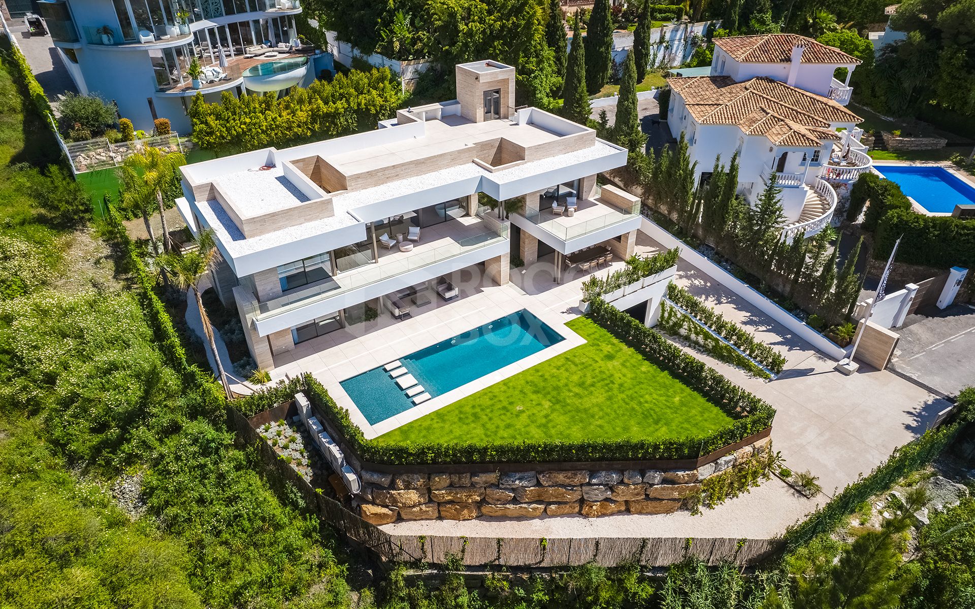 New Construction Luxury Villa with Panoramic Views and Wellness Area