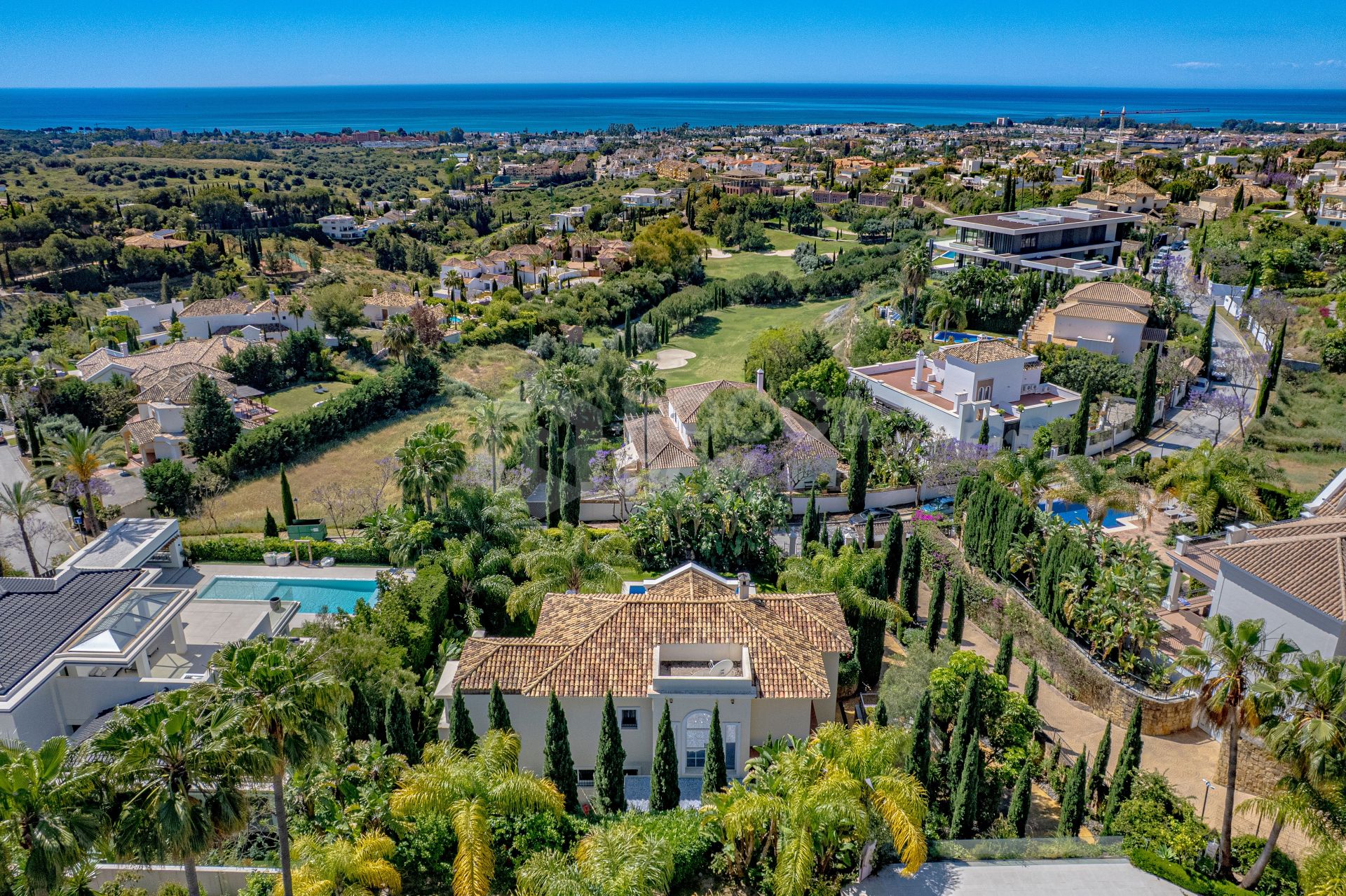 Beautifully Renovated 6-Bedroom Villa with Breathtaking Views in Los Flamingos