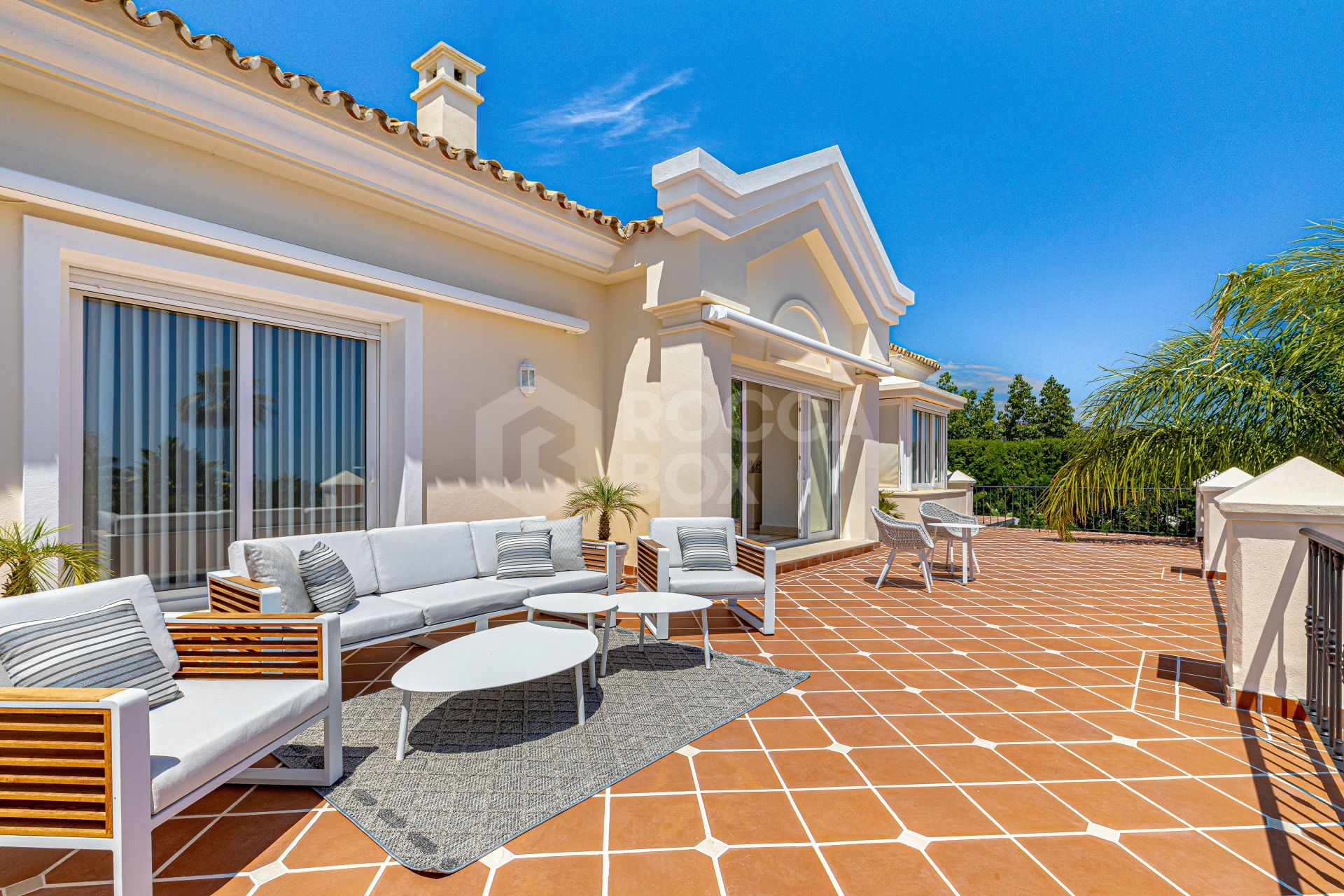 Beautifully Renovated 6-Bedroom Villa with Breathtaking Views in Los Flamingos