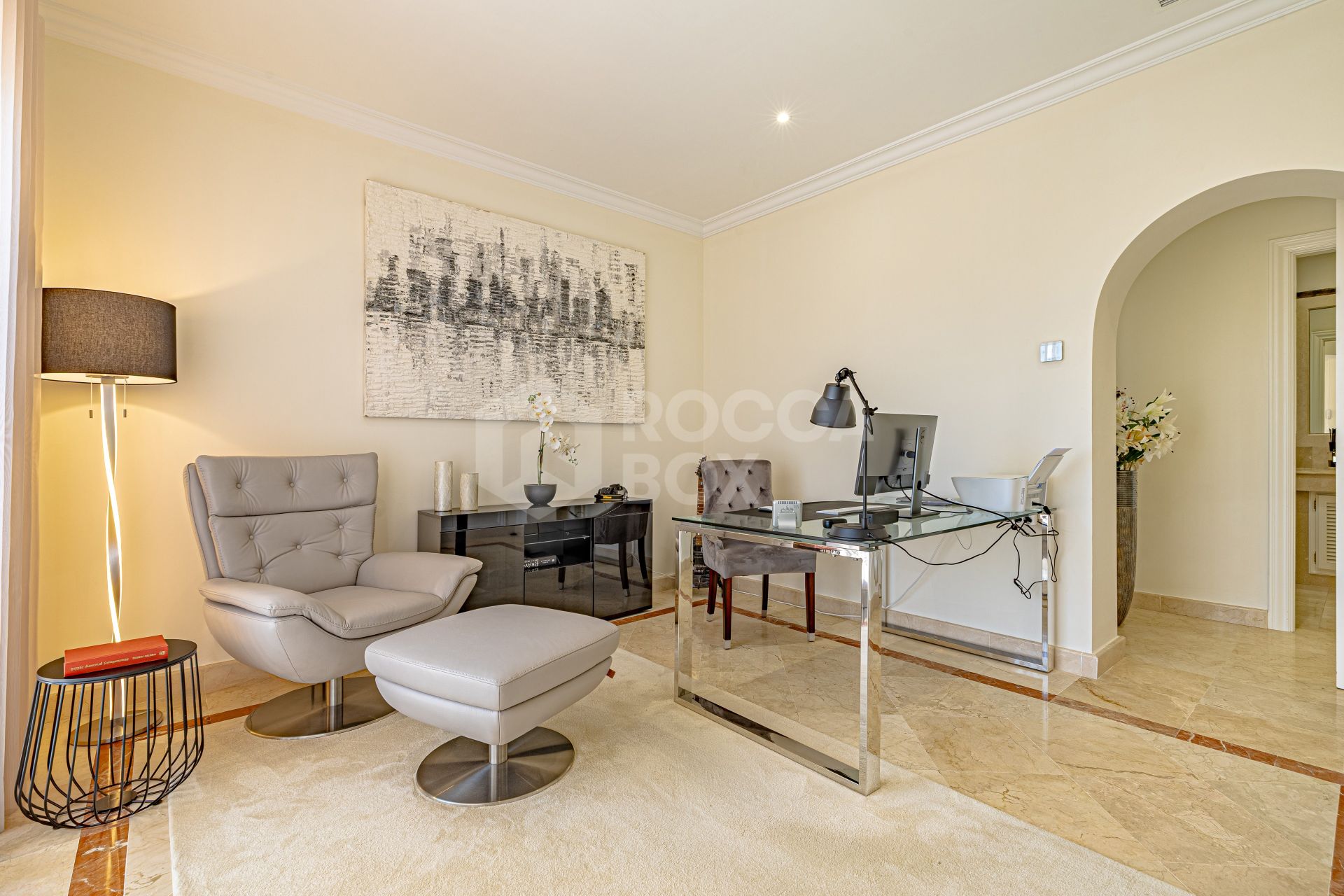 Beautifully Renovated 6-Bedroom Villa with Breathtaking Views in Los Flamingos