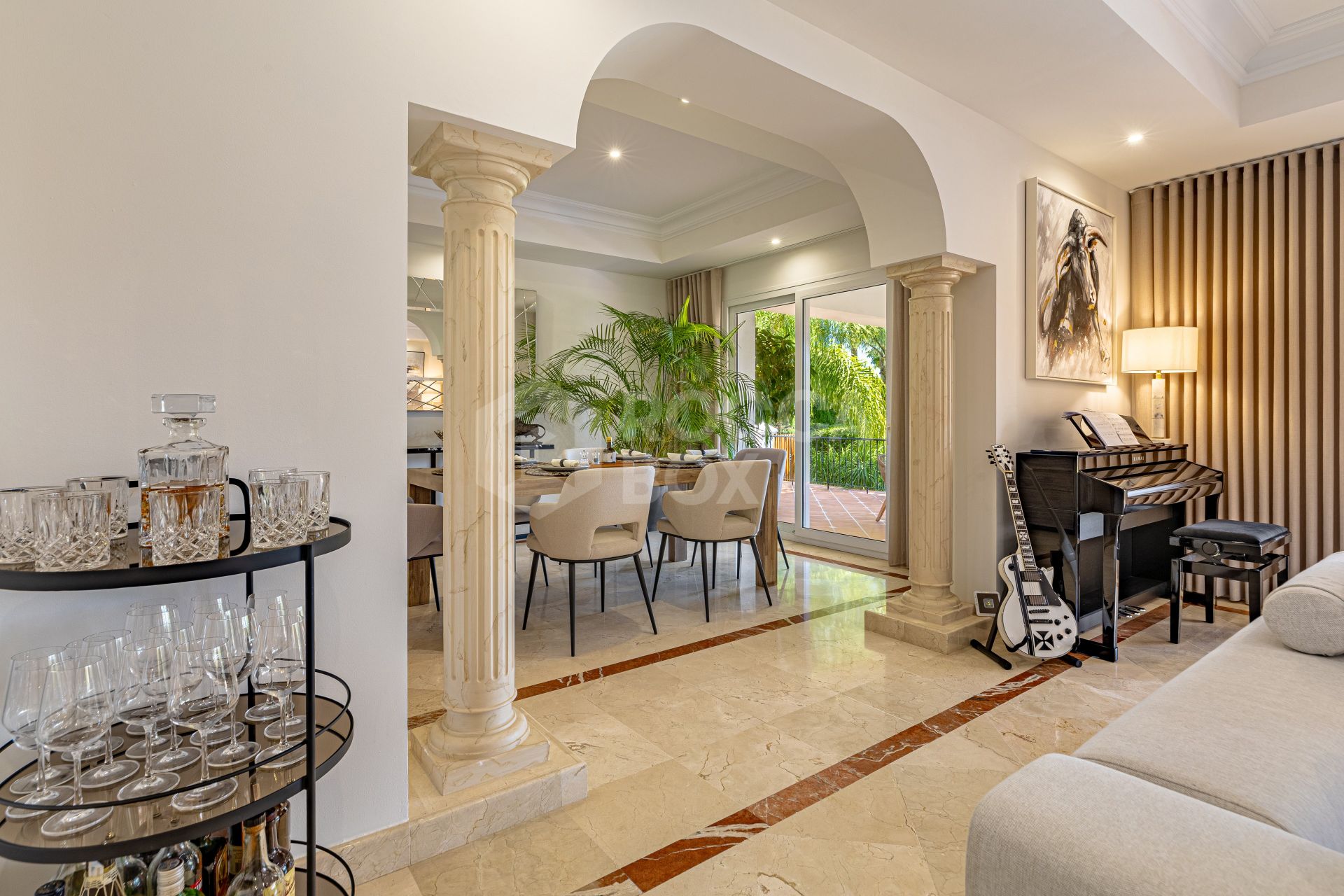 Beautifully Renovated 6-Bedroom Villa with Breathtaking Views in Los Flamingos