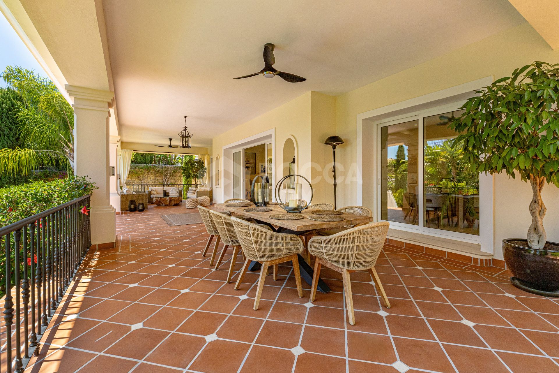 Beautifully Renovated 6-Bedroom Villa with Breathtaking Views in Los Flamingos