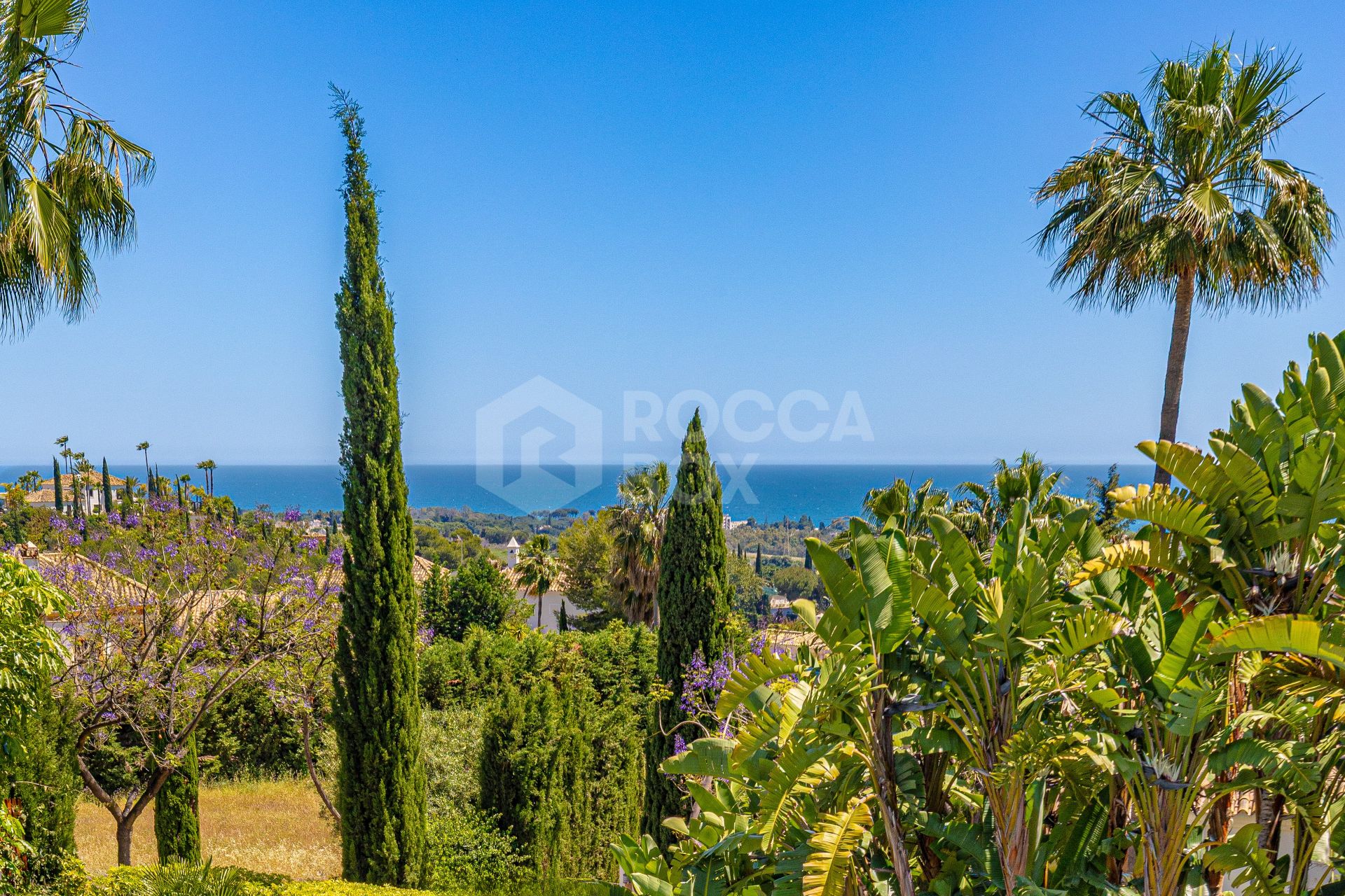 Beautifully Renovated 6-Bedroom Villa with Breathtaking Views in Los Flamingos
