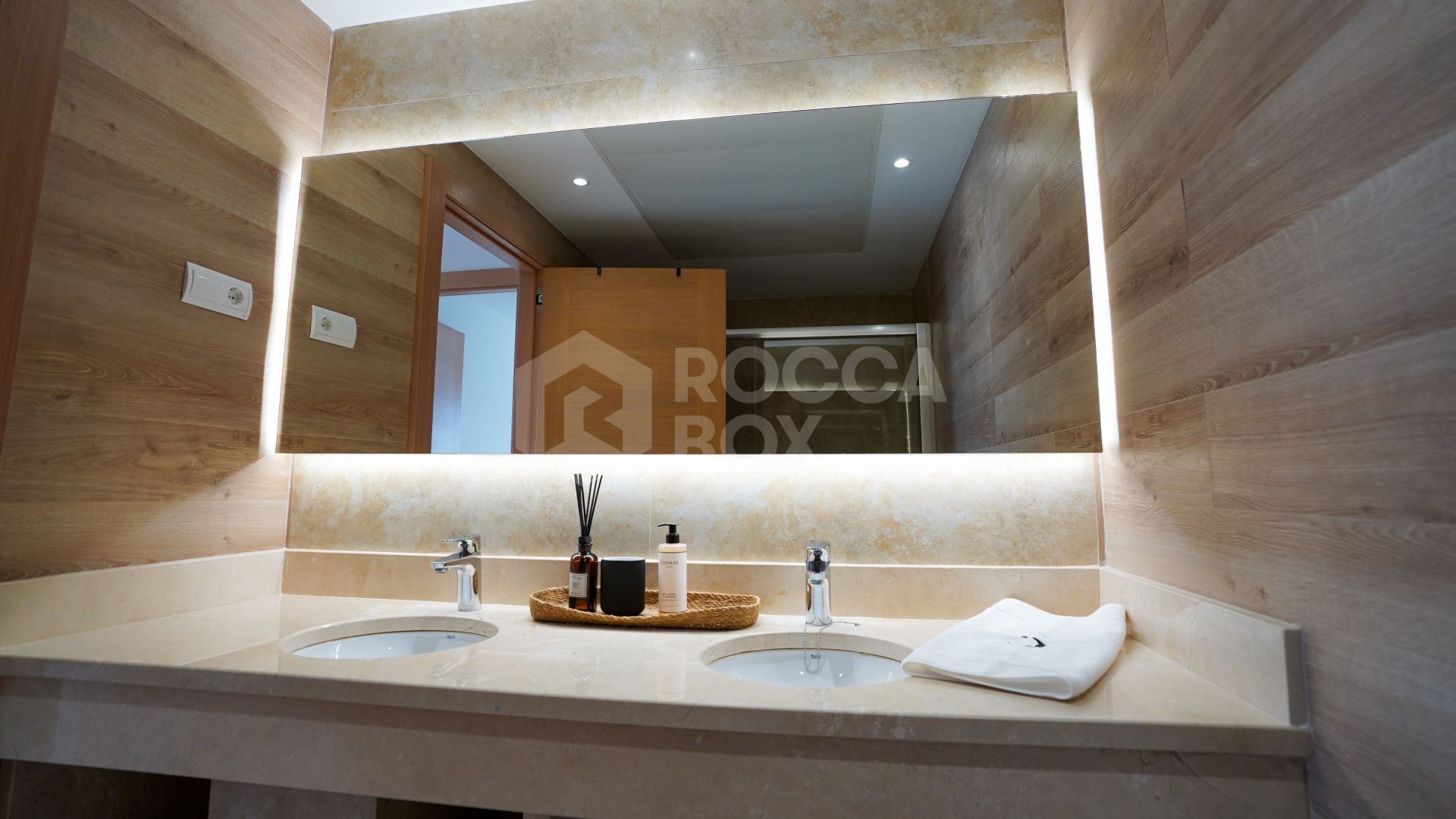 Long-term rental 2-bedroom apartment with large terrace, new construction.