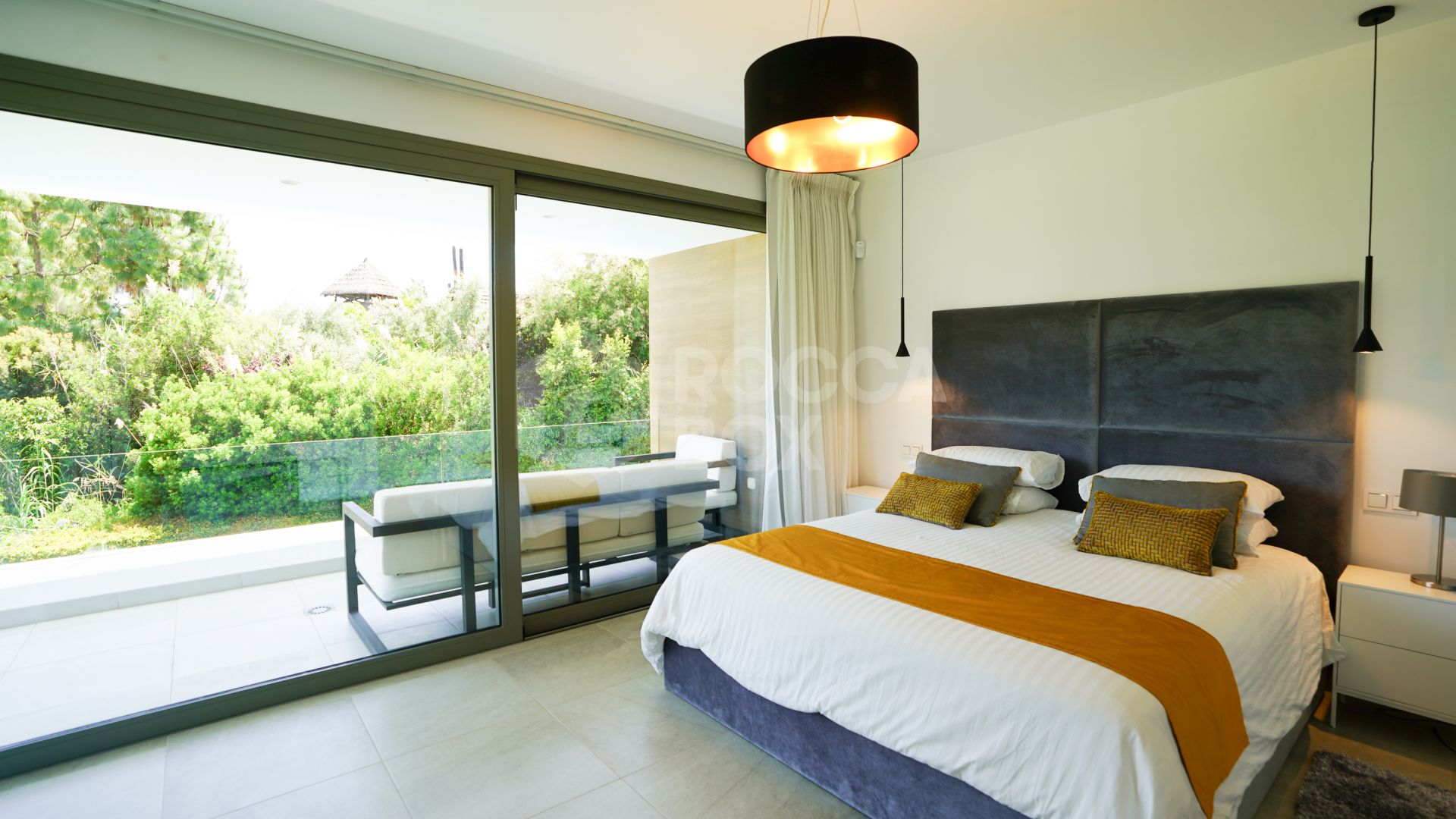 Luxury Five-Bedroom Villa with Private Pool for Long-Term Rental