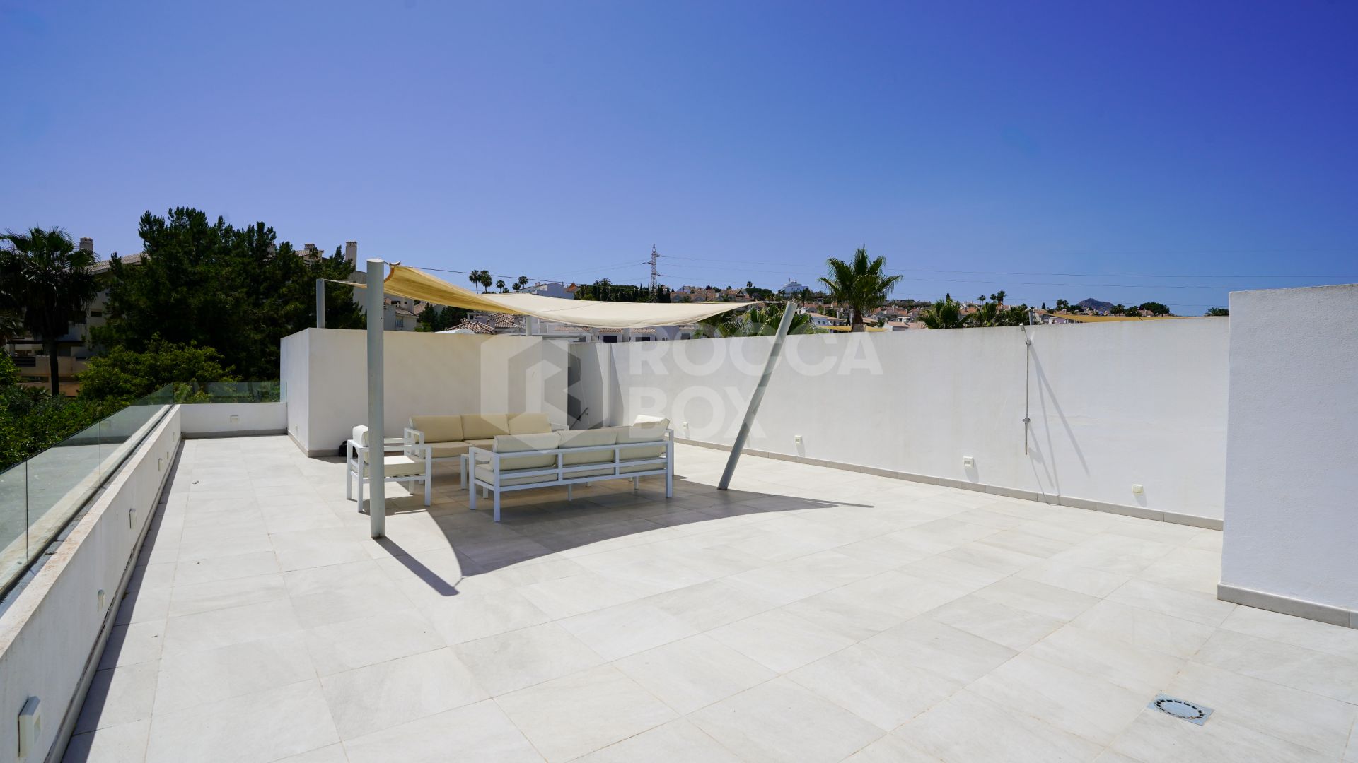 Luxury Five-Bedroom Villa with Private Pool for Long-Term Rental