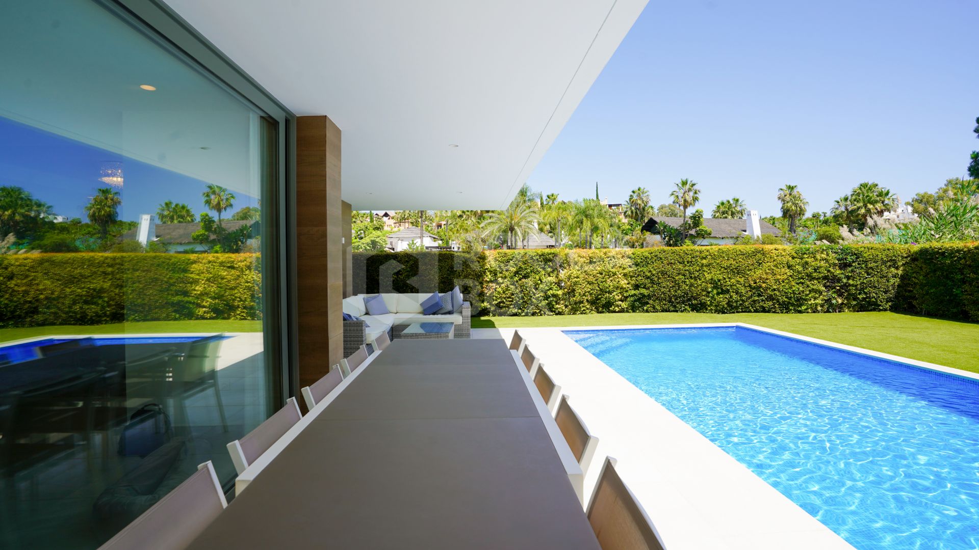 Luxury Five-Bedroom Villa with Private Pool for Long-Term Rental