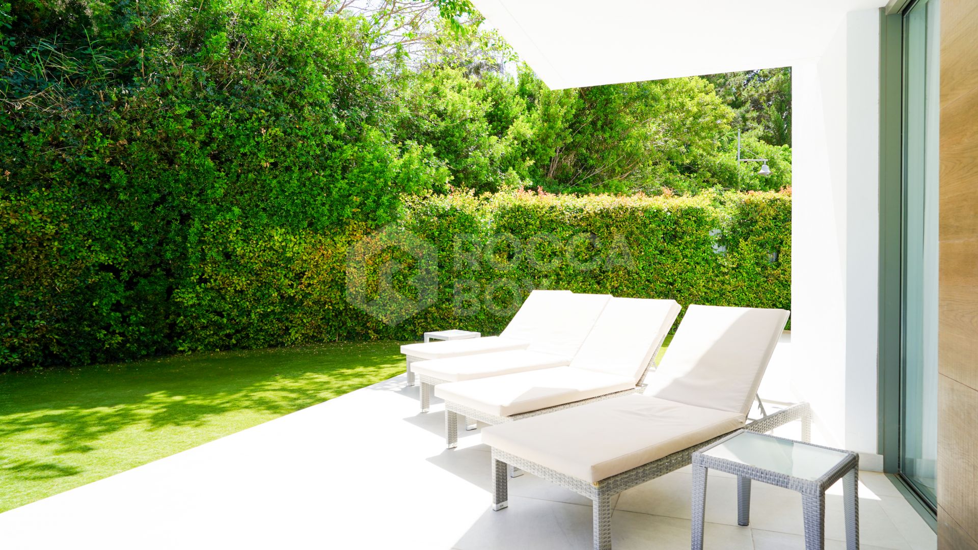 Luxury Five-Bedroom Villa with Private Pool for Long-Term Rental