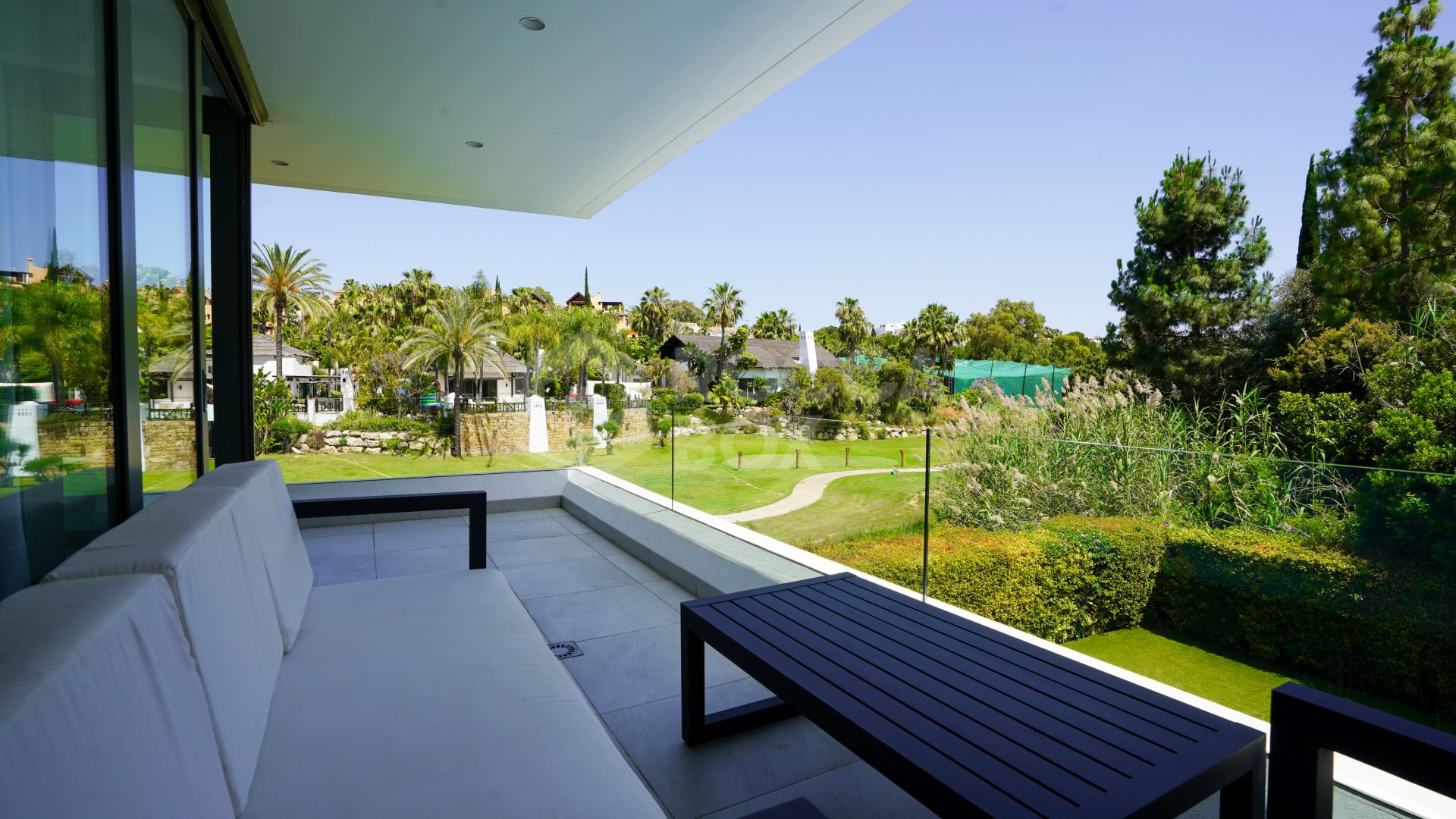 Luxury Five-Bedroom Villa with Private Pool for Long-Term Rental