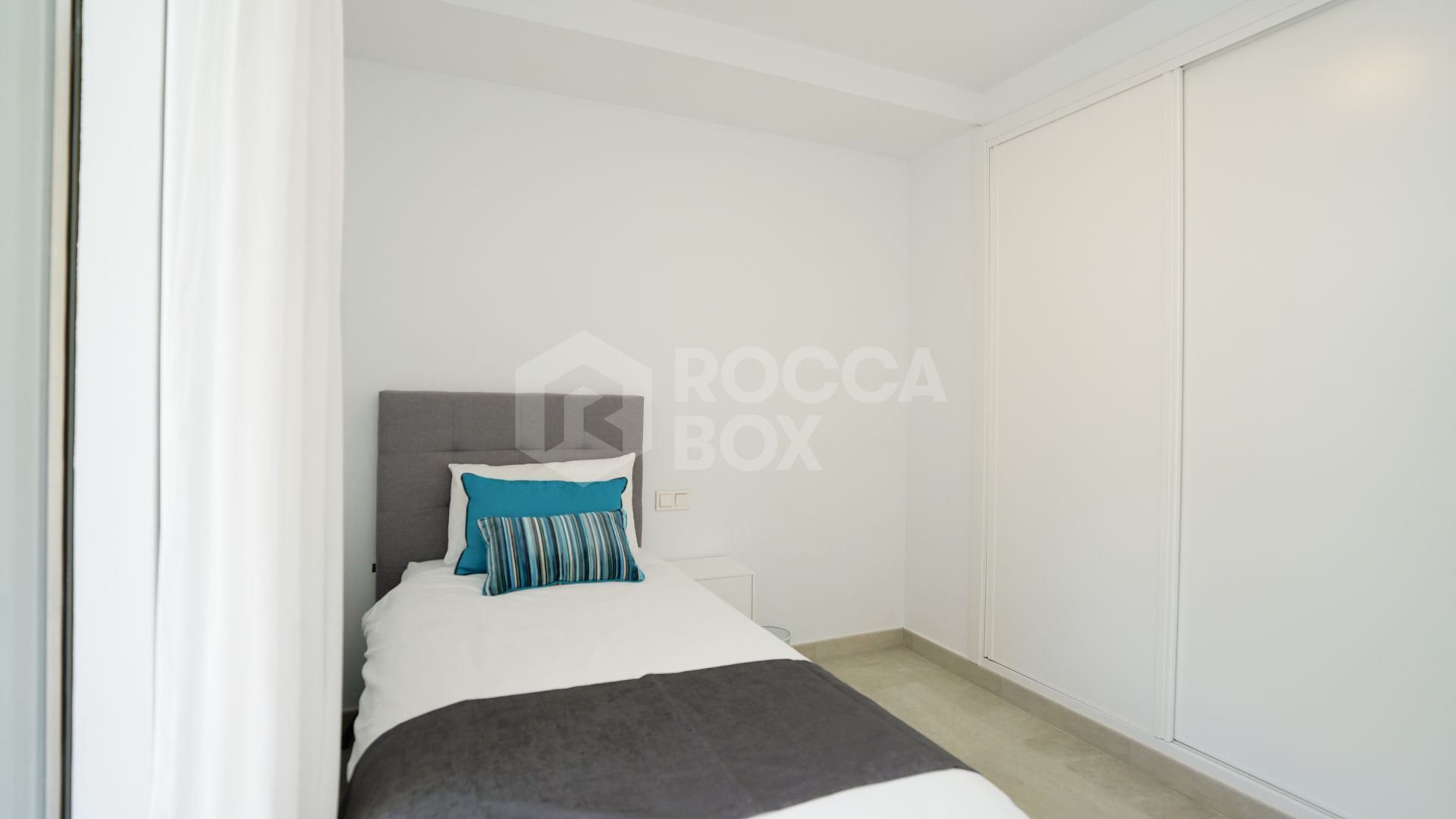 Luxury Five-Bedroom Villa with Private Pool for Long-Term Rental