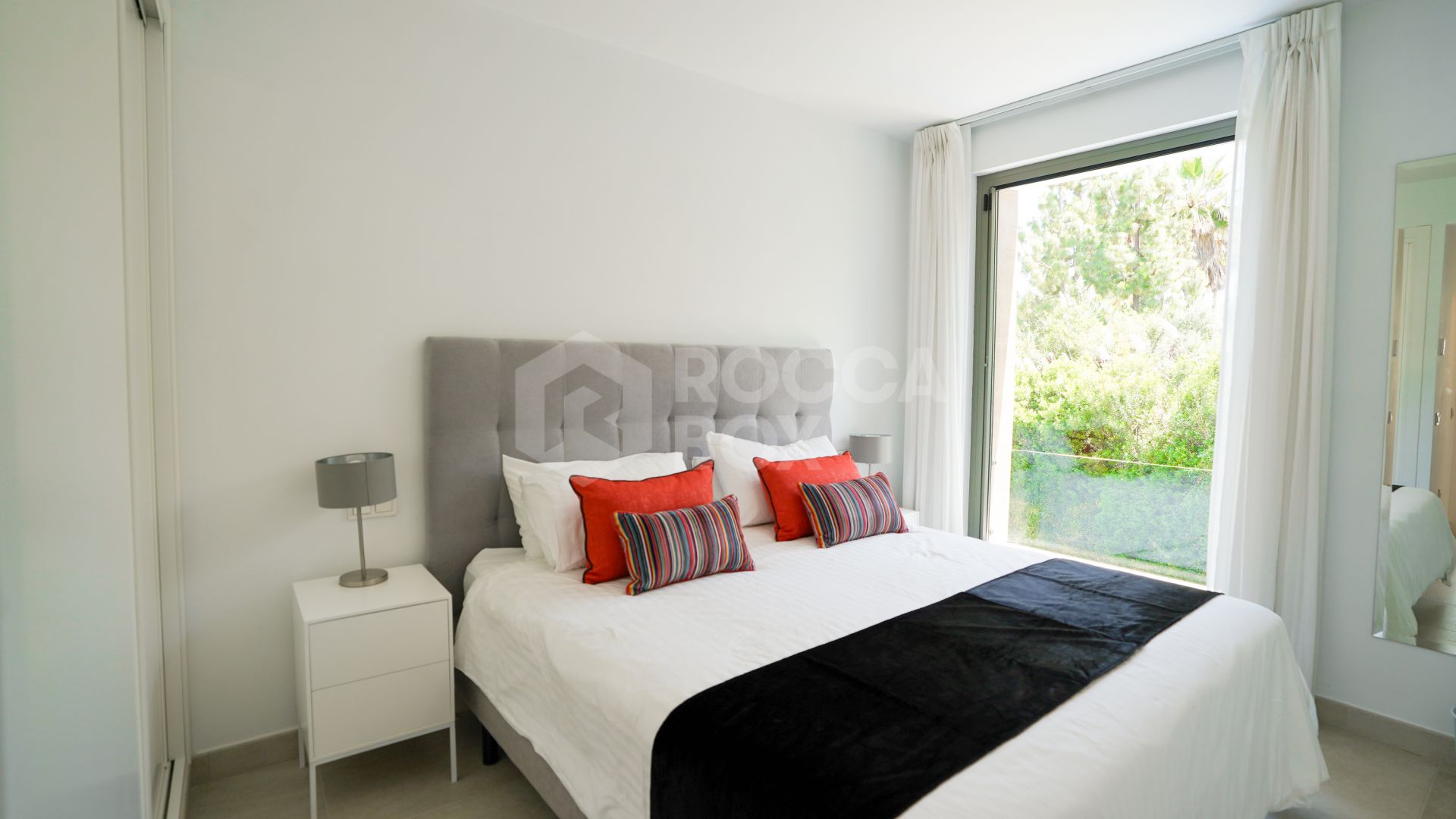 Luxury Five-Bedroom Villa with Private Pool for Long-Term Rental